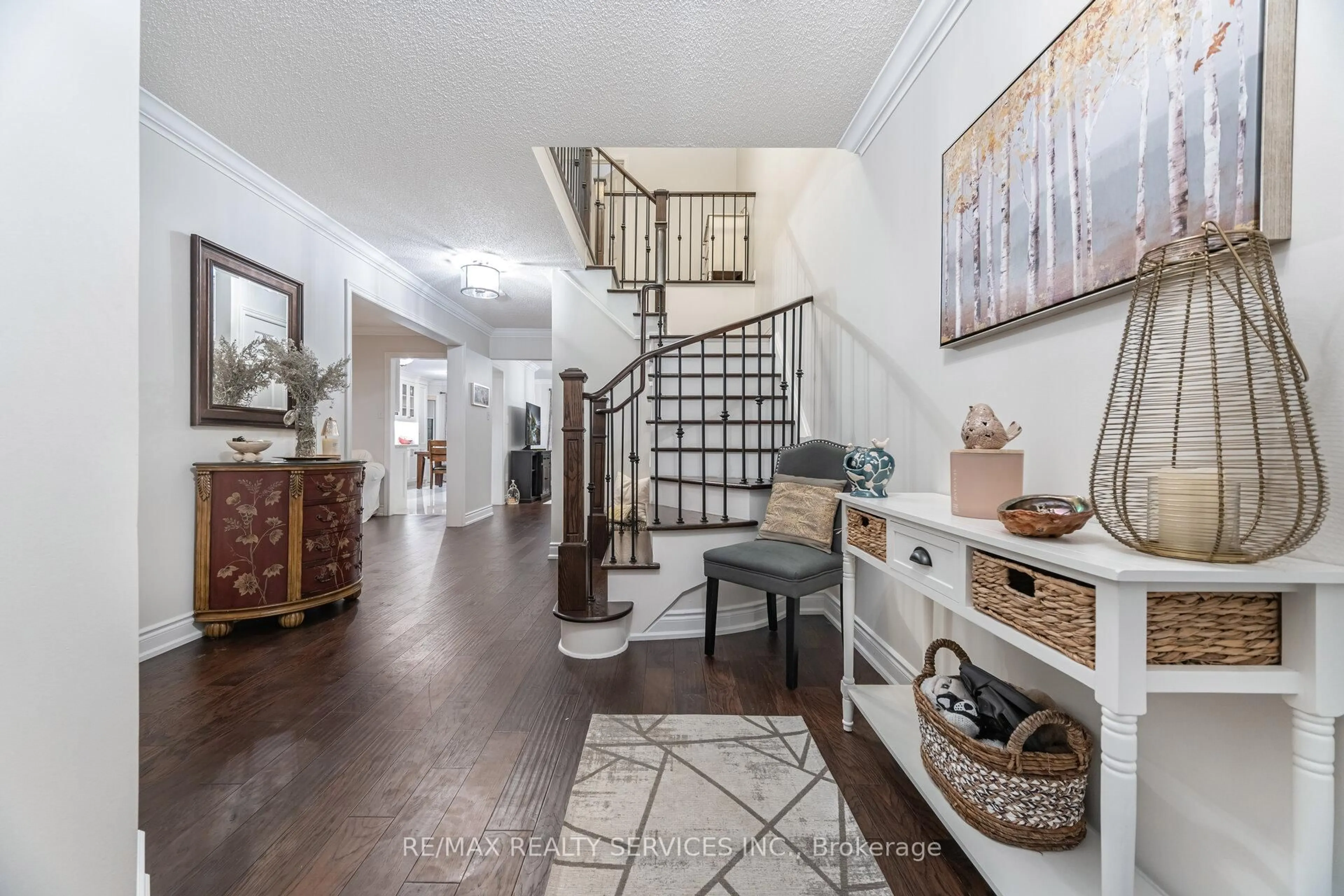 Indoor entryway for 13 Emily Carr Cres, Caledon Ontario L7E 2L1
