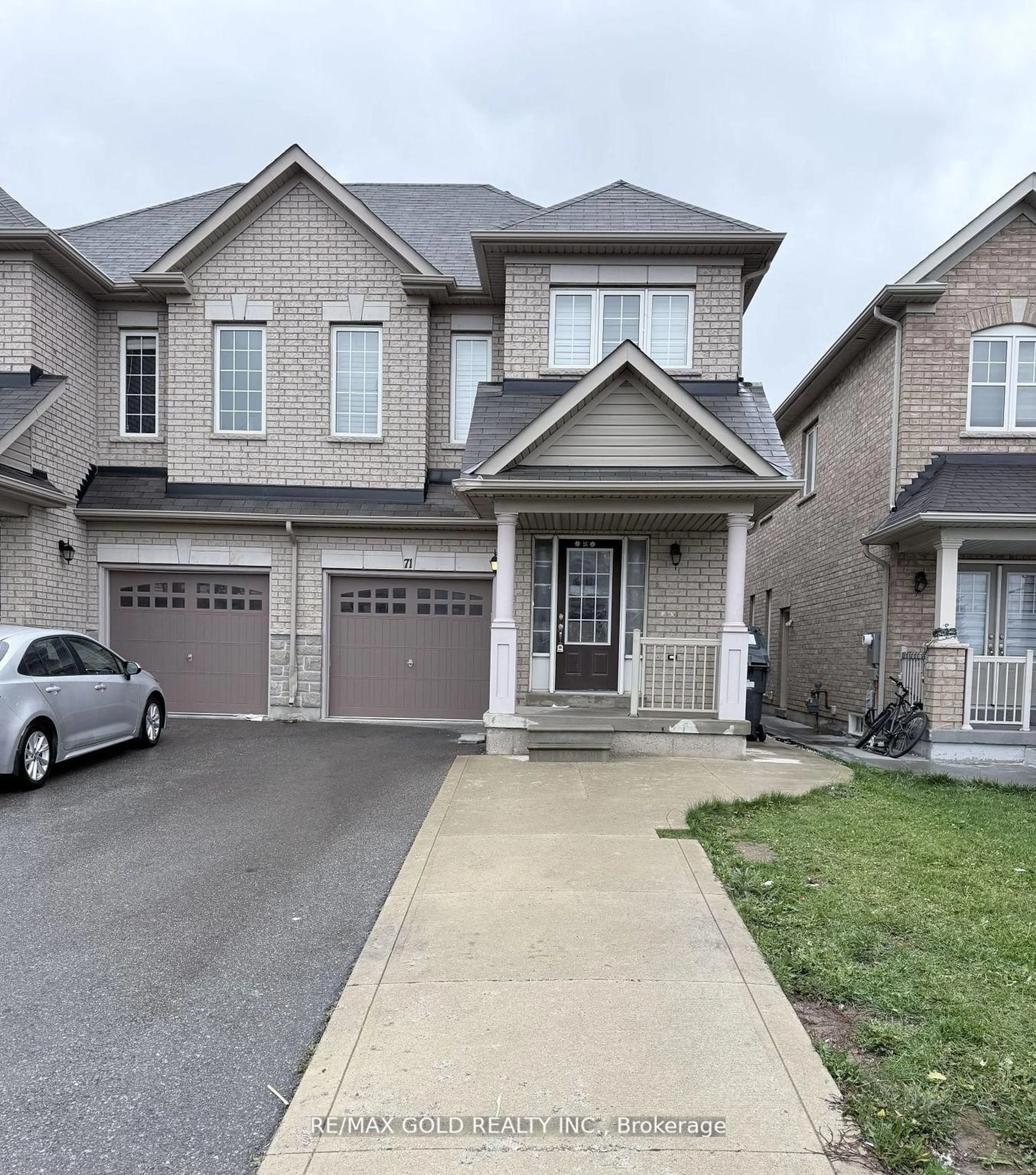 Home with brick exterior material, street for 71 Lanark Circ, Brampton Ontario L6X 5L3
