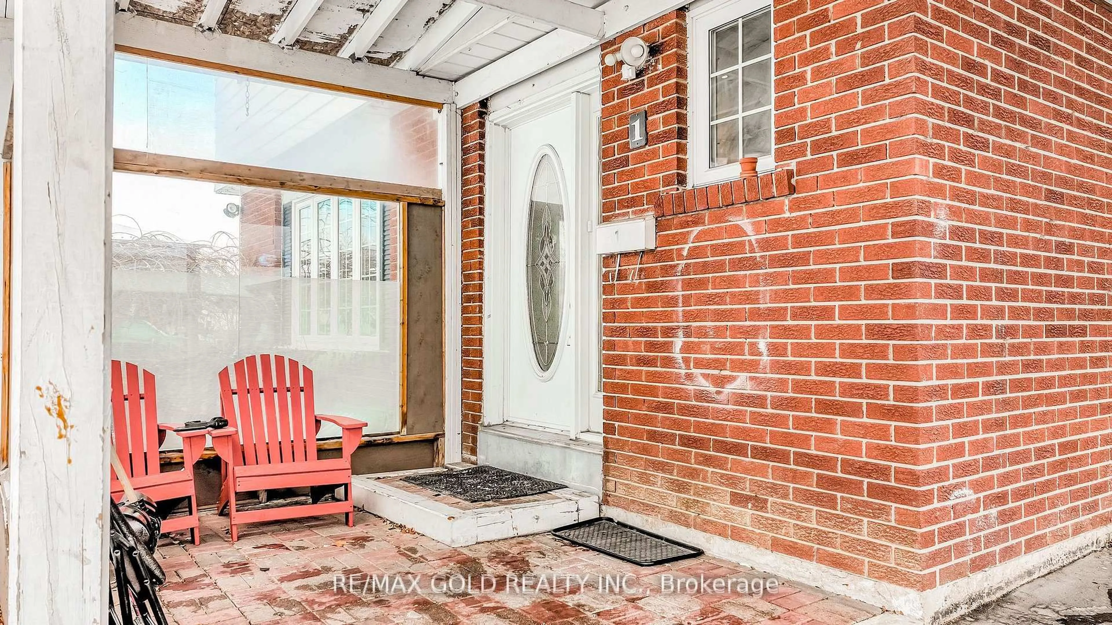 Indoor entryway for 1 Elrose Rd, Brampton Ontario L6T 2C2