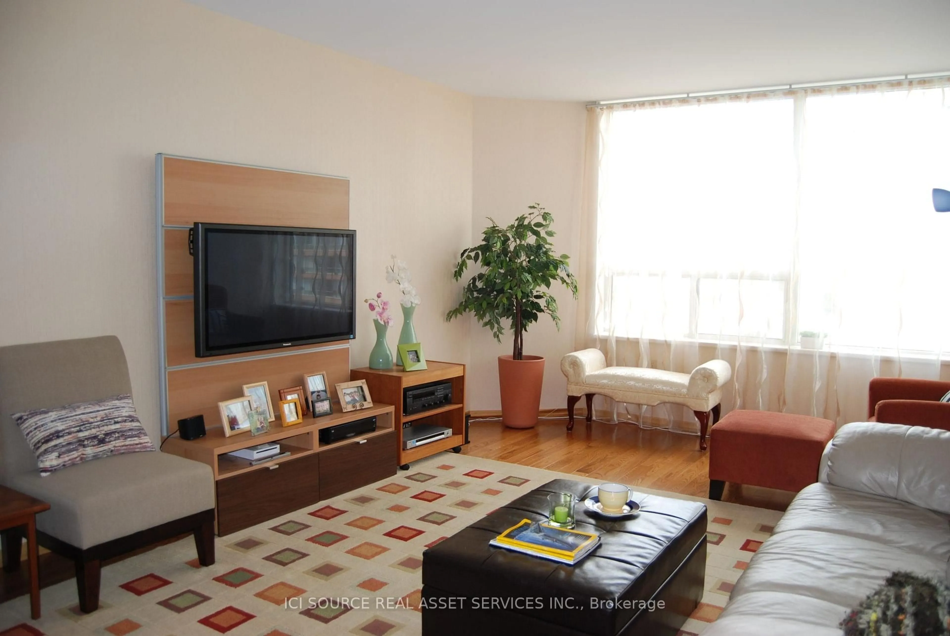 Living room with furniture, unknown for 1270 Maple Crossing Blvd #905, Burlington Ontario L7S 2J3