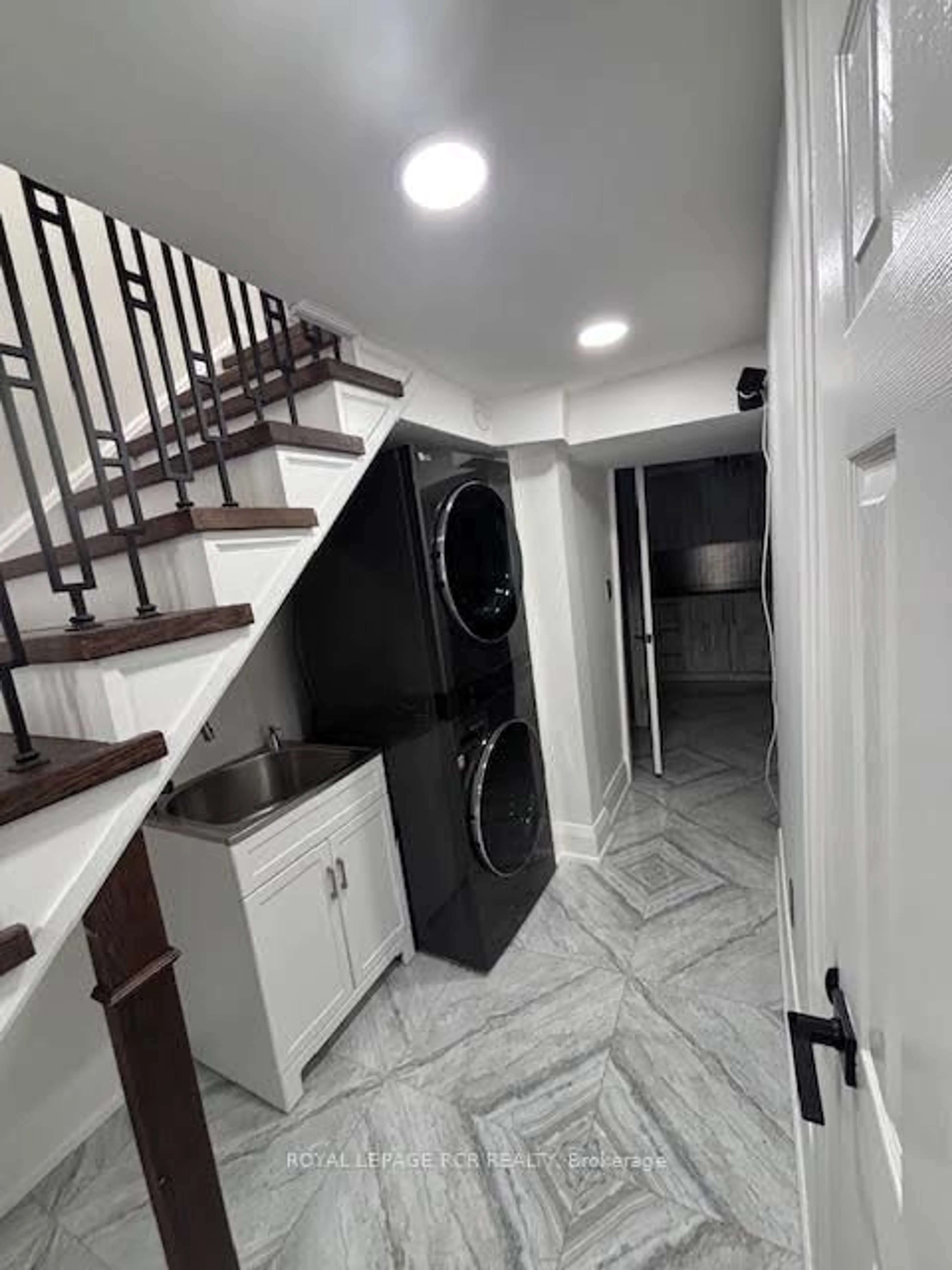 Laundry room for 134 Queen St, Caledon Ontario L7E 2M7