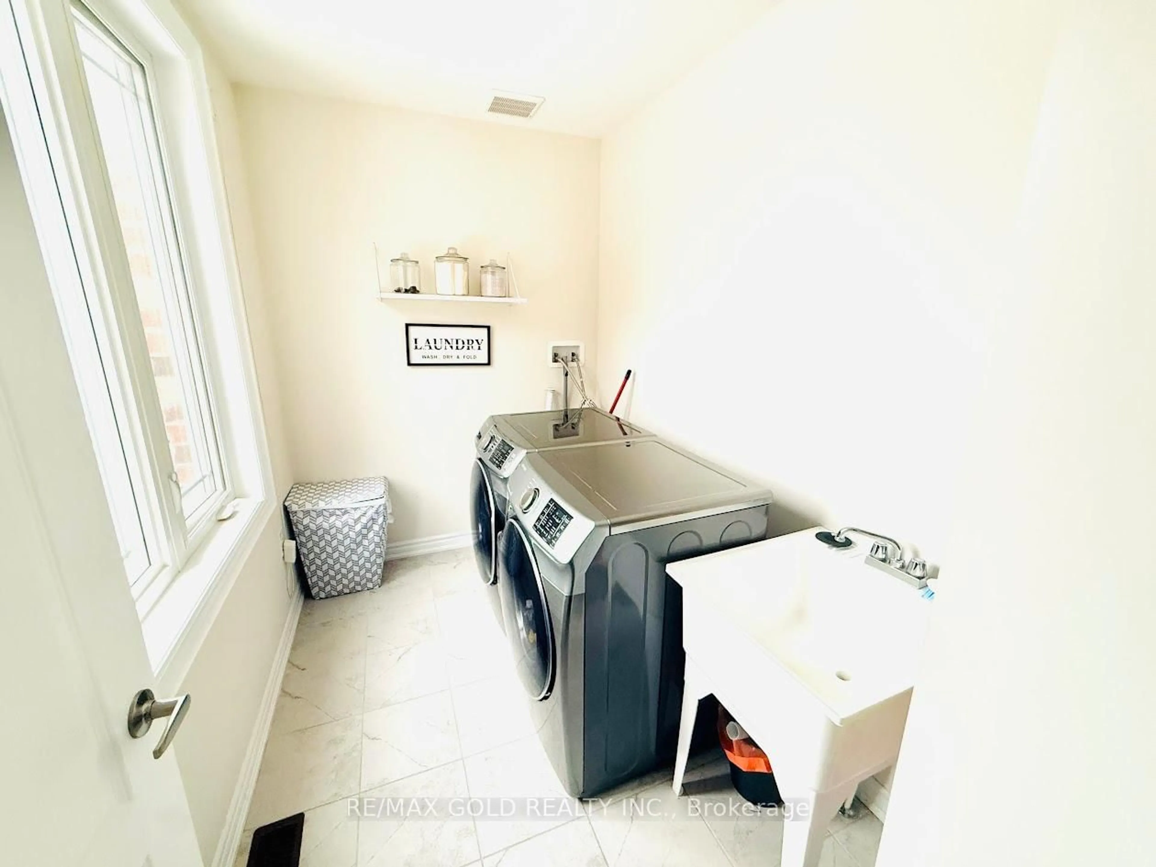 Laundry room for 16 Slack Lane, Caledon Ontario L7C 4H2