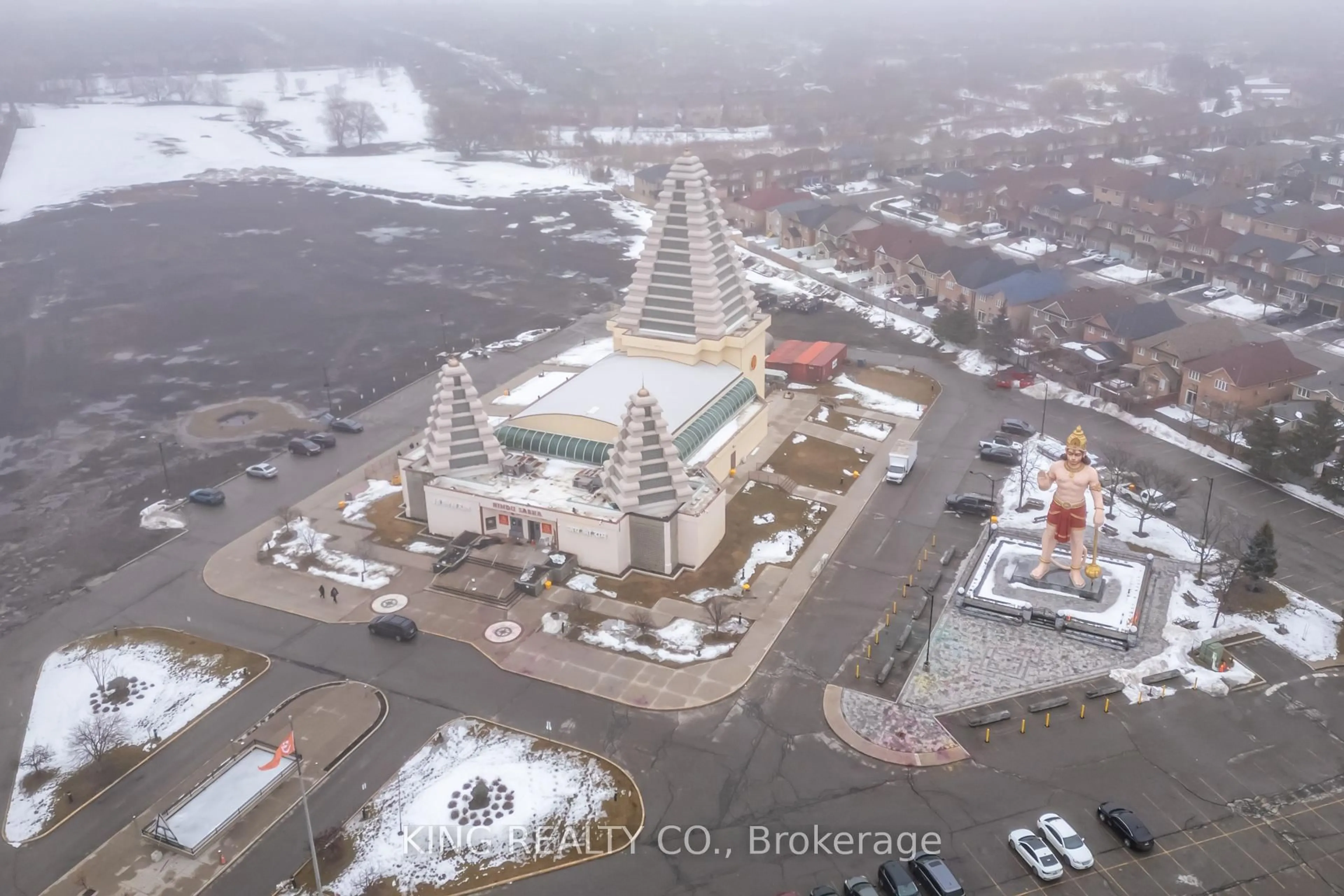 A pic from outside/outdoor area/front of a property/back of a property/a pic from drone, building for 14 Martineau Rd, Brampton Ontario L6P 1H2