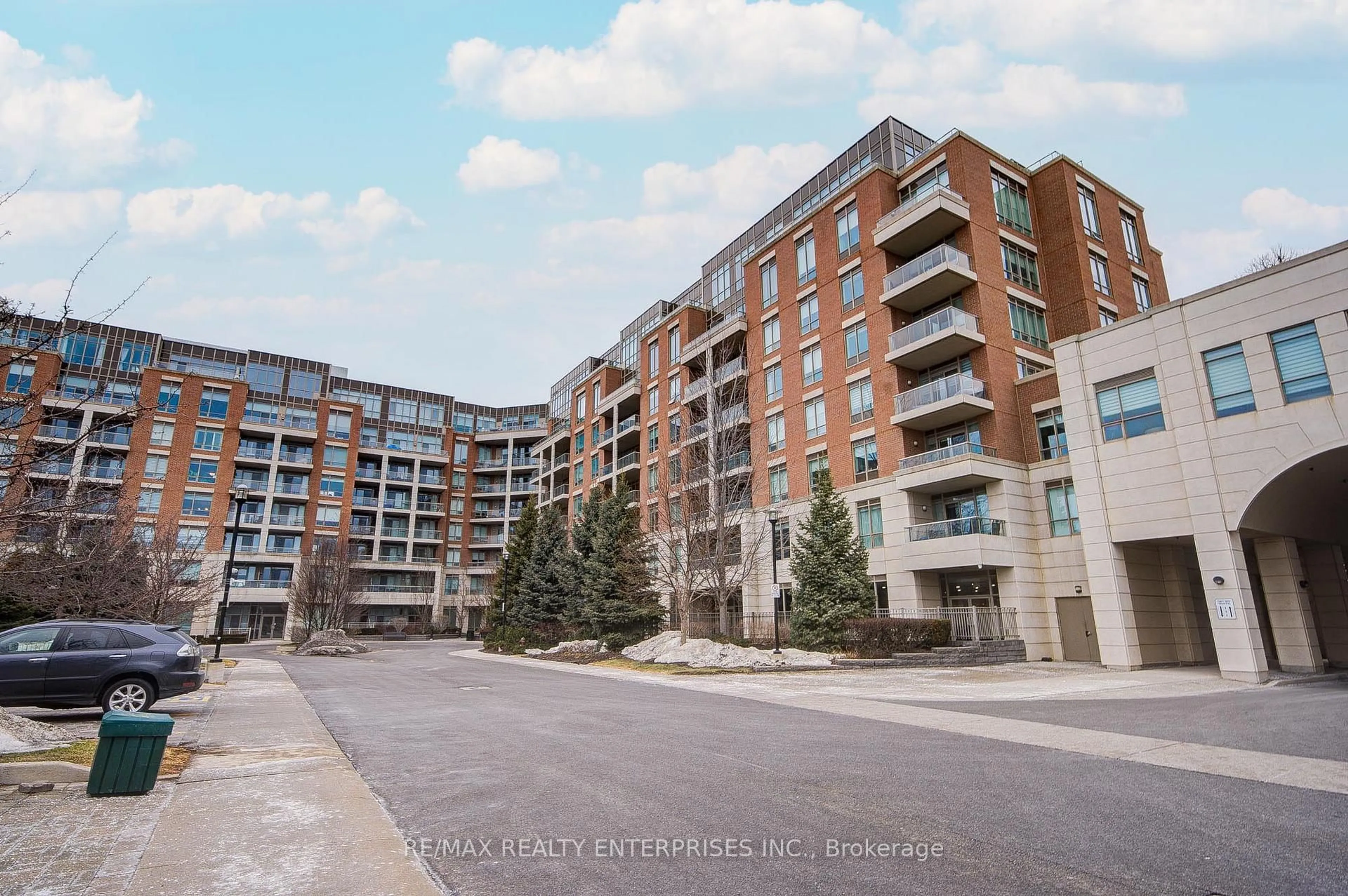 A pic from outside/outdoor area/front of a property/back of a property/a pic from drone, street for 2480 Prince Michael Dr #607, Oakville Ontario L6H 0E1