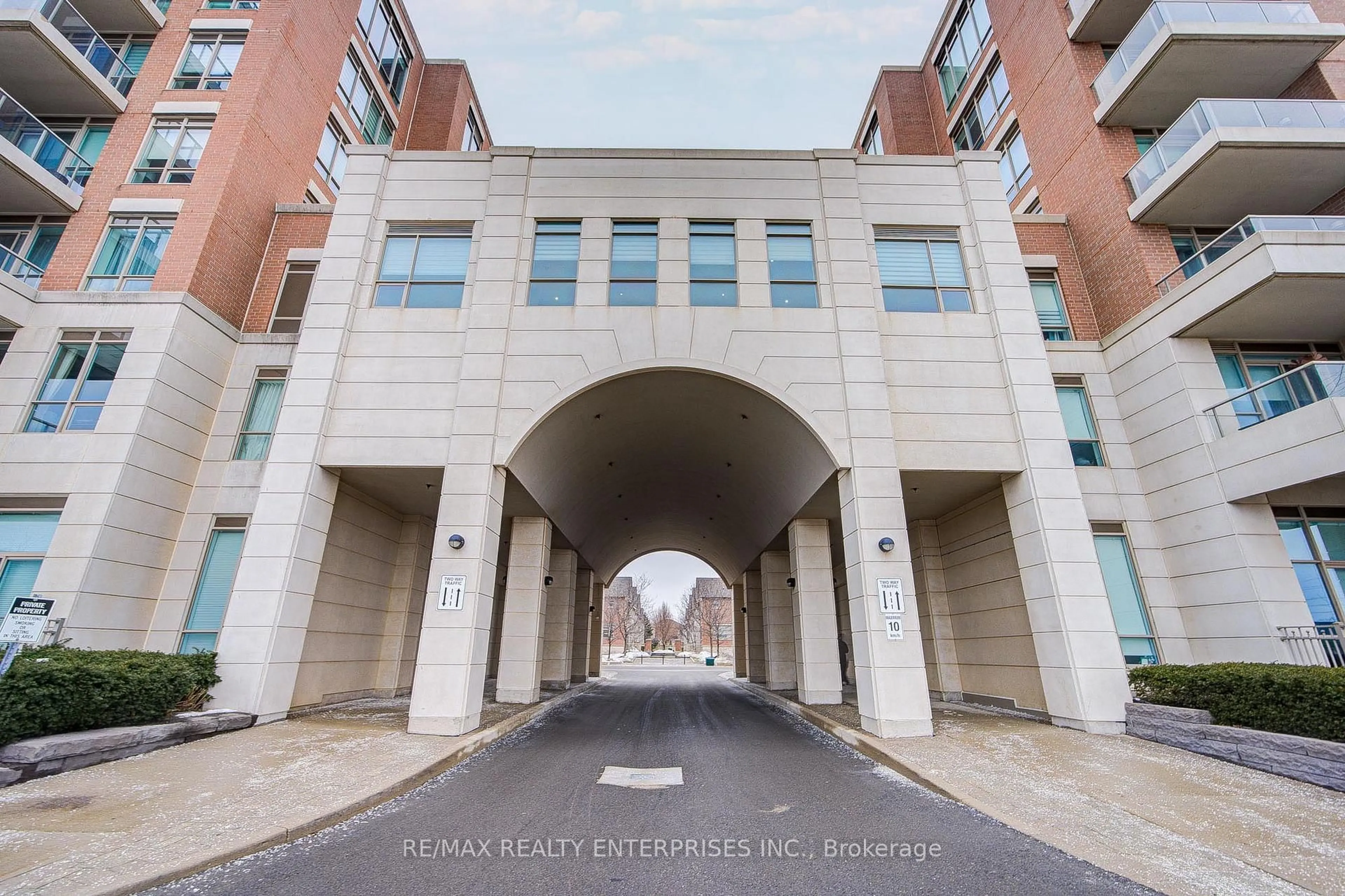 Unknown for 2480 Prince Michael Dr #607, Oakville Ontario L6H 0E1