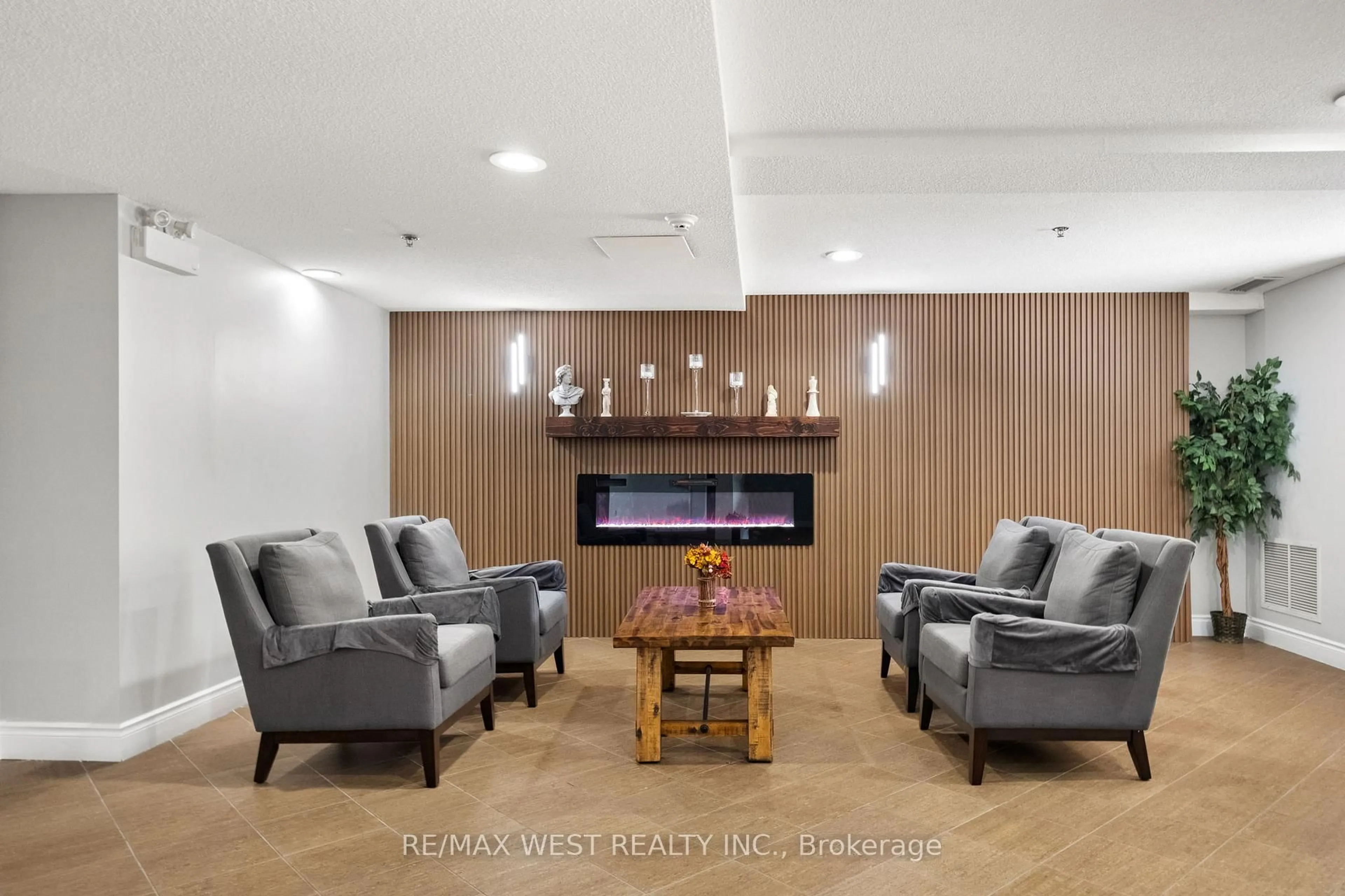 Lobby for 4 Dayspring Circ #208, Brampton Ontario L6P 2Z5