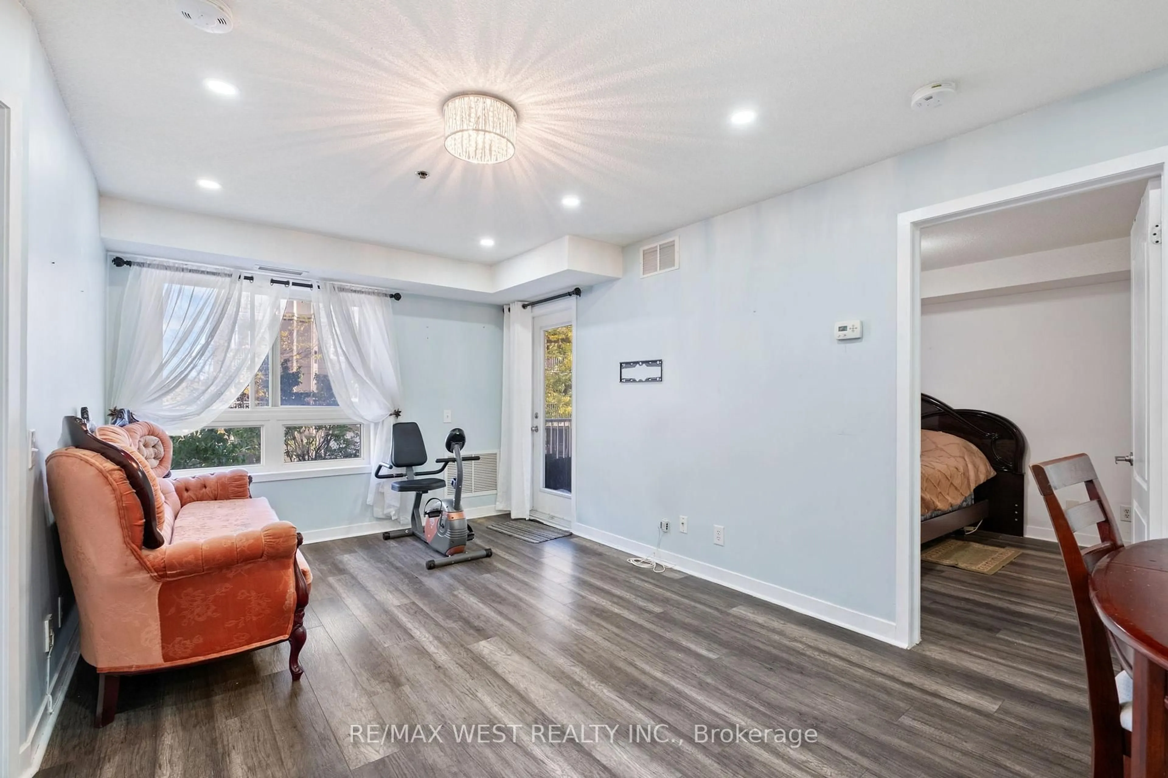 Unknown for 4 Dayspring Circ #208, Brampton Ontario L6P 2Z5