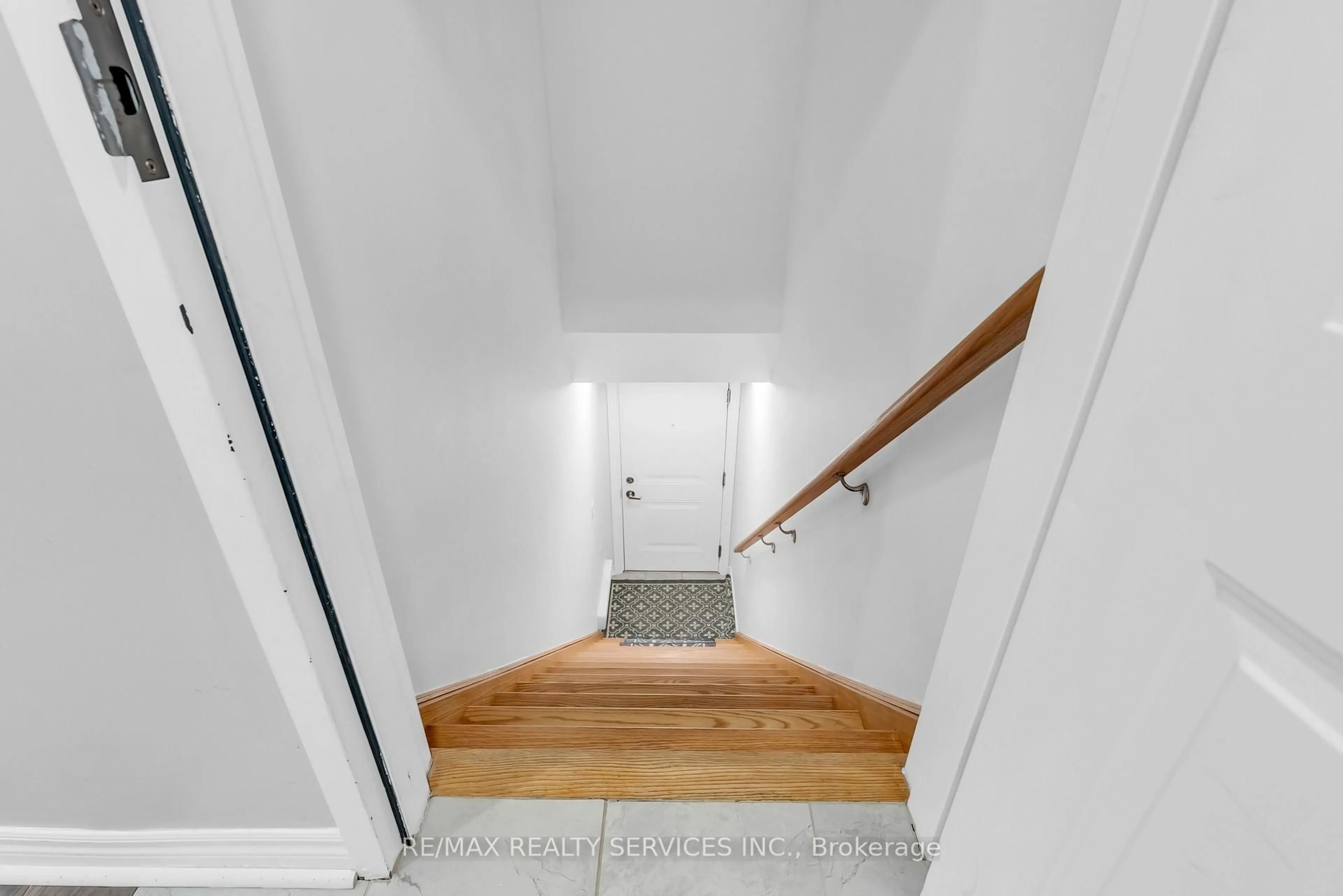 Stairs for 200 Veterans Dr #185, Brampton Ontario L7A 4S6