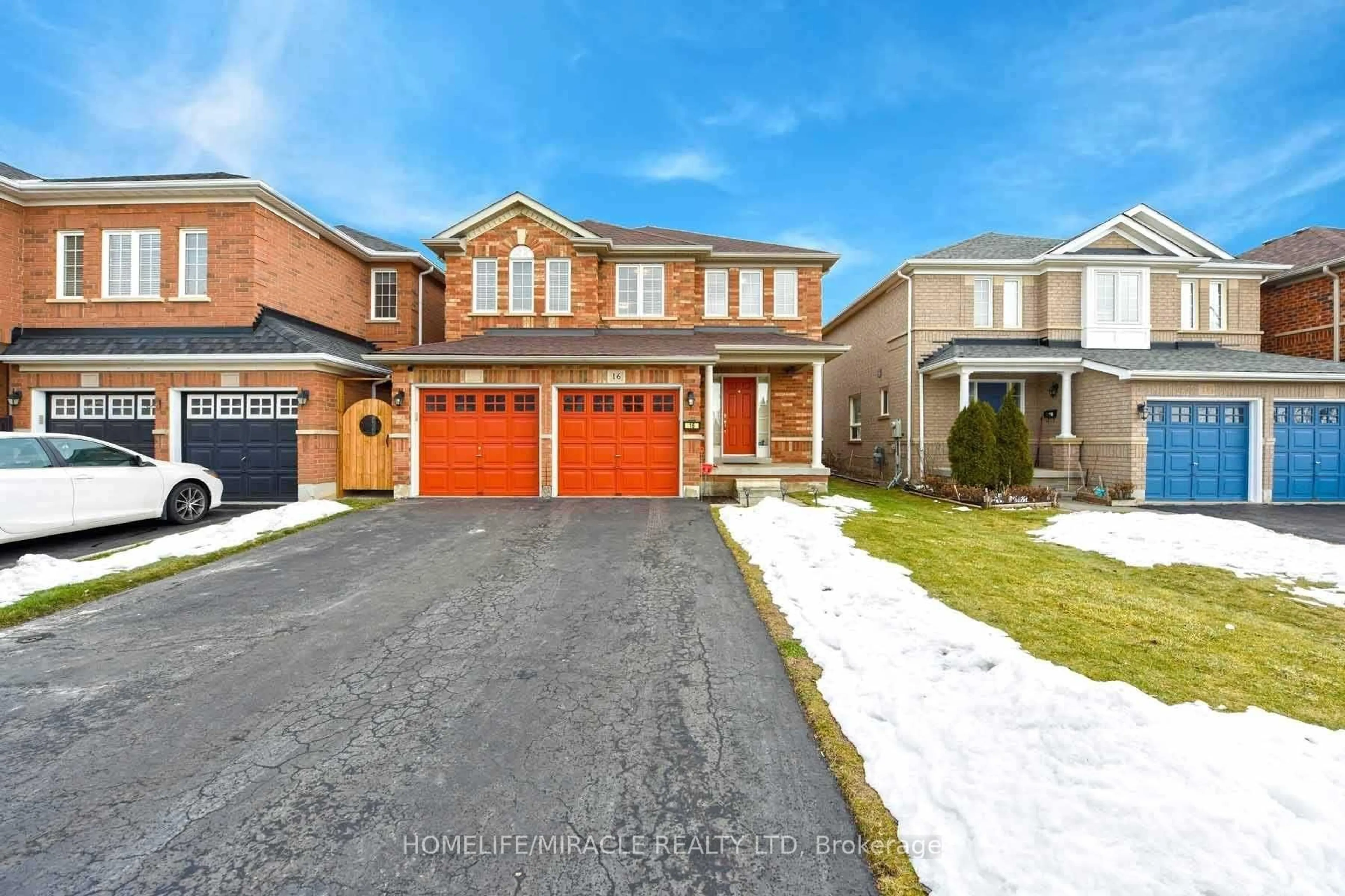 Home with brick exterior material, street for 16 Dunure Cres, Brampton Ontario L7A 2Y5