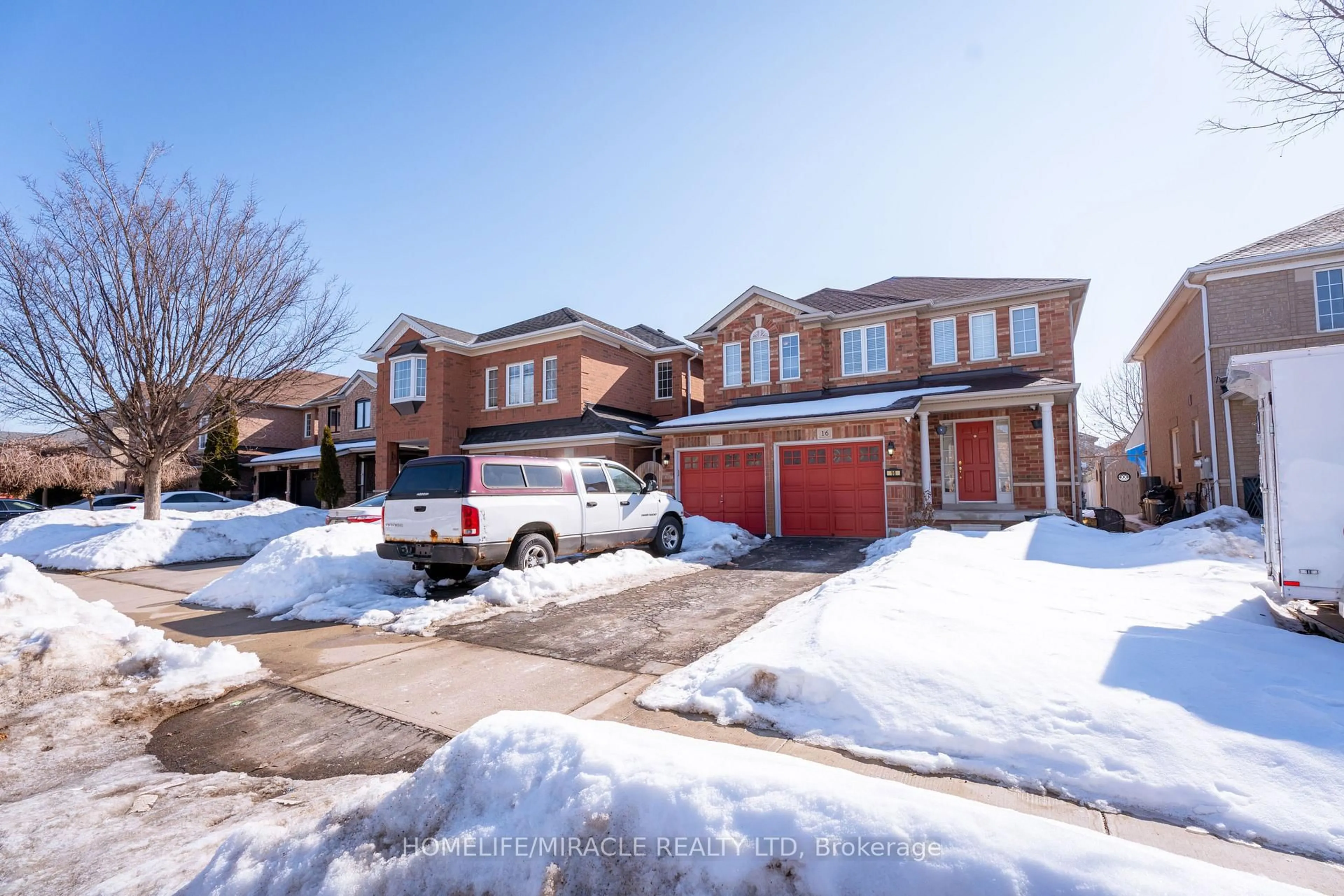Home with brick exterior material, street for 16 Dunure Cres, Brampton Ontario L7A 2Y5