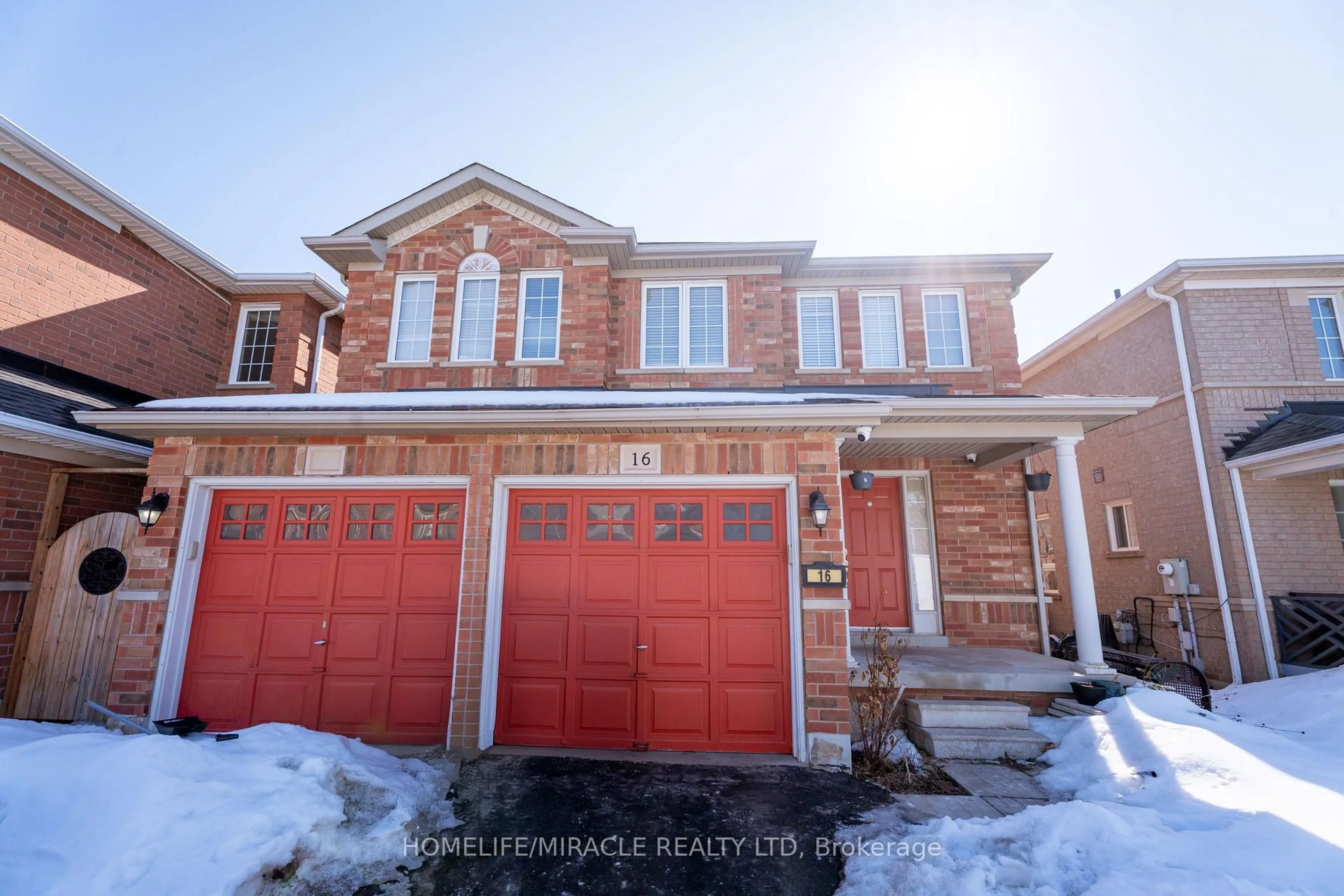 Home with brick exterior material, street for 16 Dunure Cres, Brampton Ontario L7A 2Y5