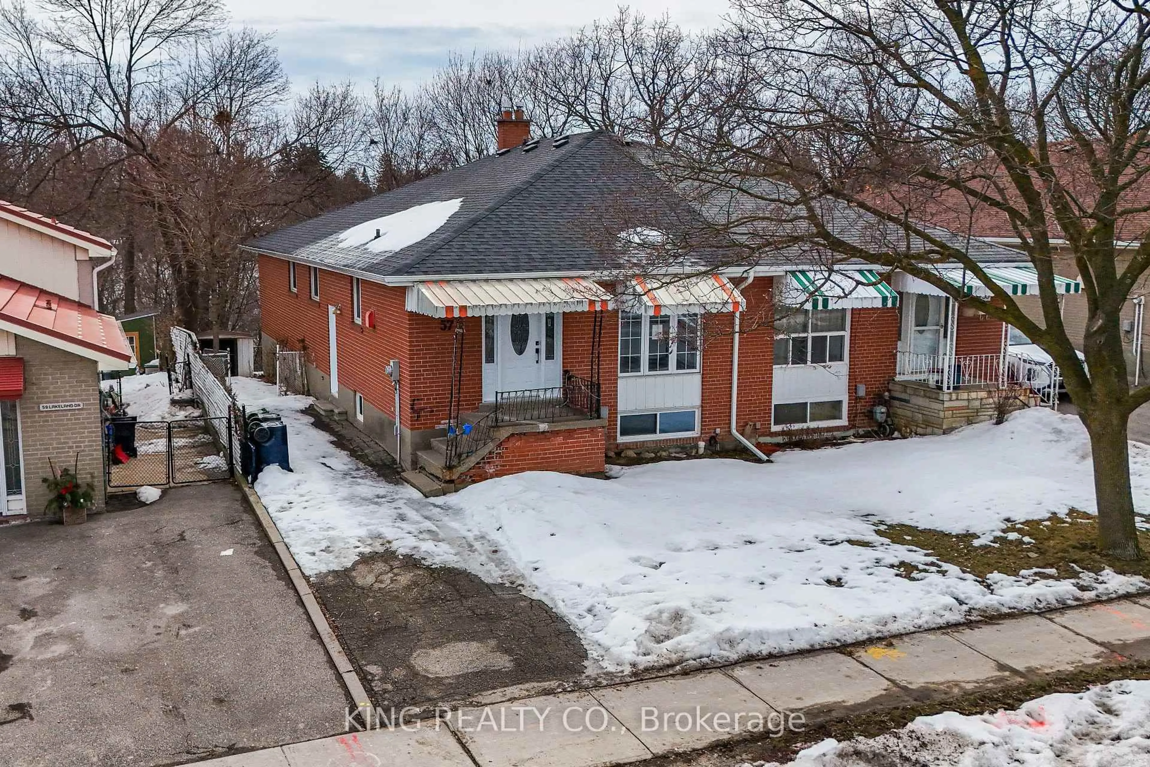 A pic from outside/outdoor area/front of a property/back of a property/a pic from drone, street for 57 Lakeland Dr, Toronto Ontario M9V 1M8