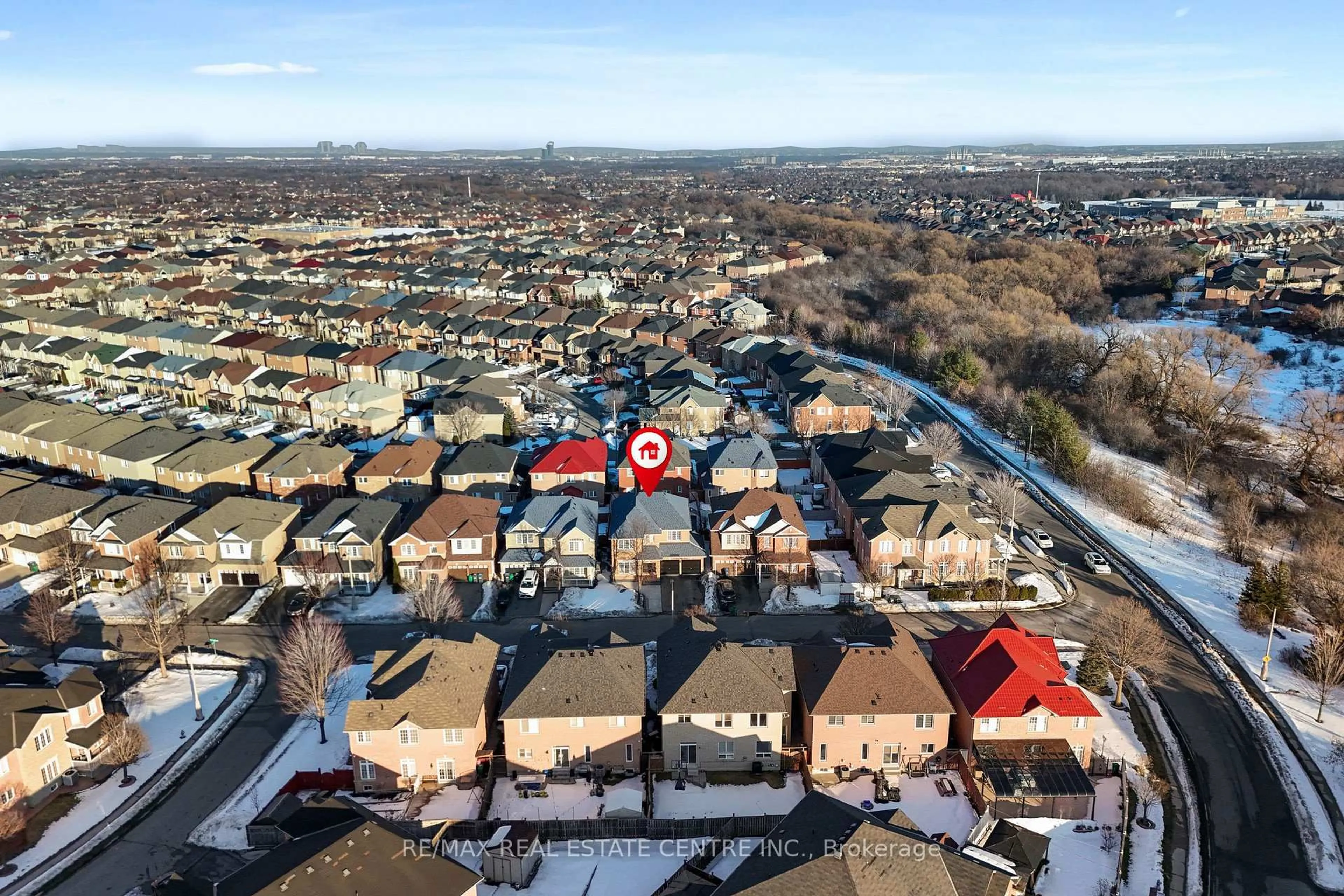 A pic from outside/outdoor area/front of a property/back of a property/a pic from drone, city buildings view from balcony for 51 Good Hope Rd, Brampton Ontario L6R 3L4