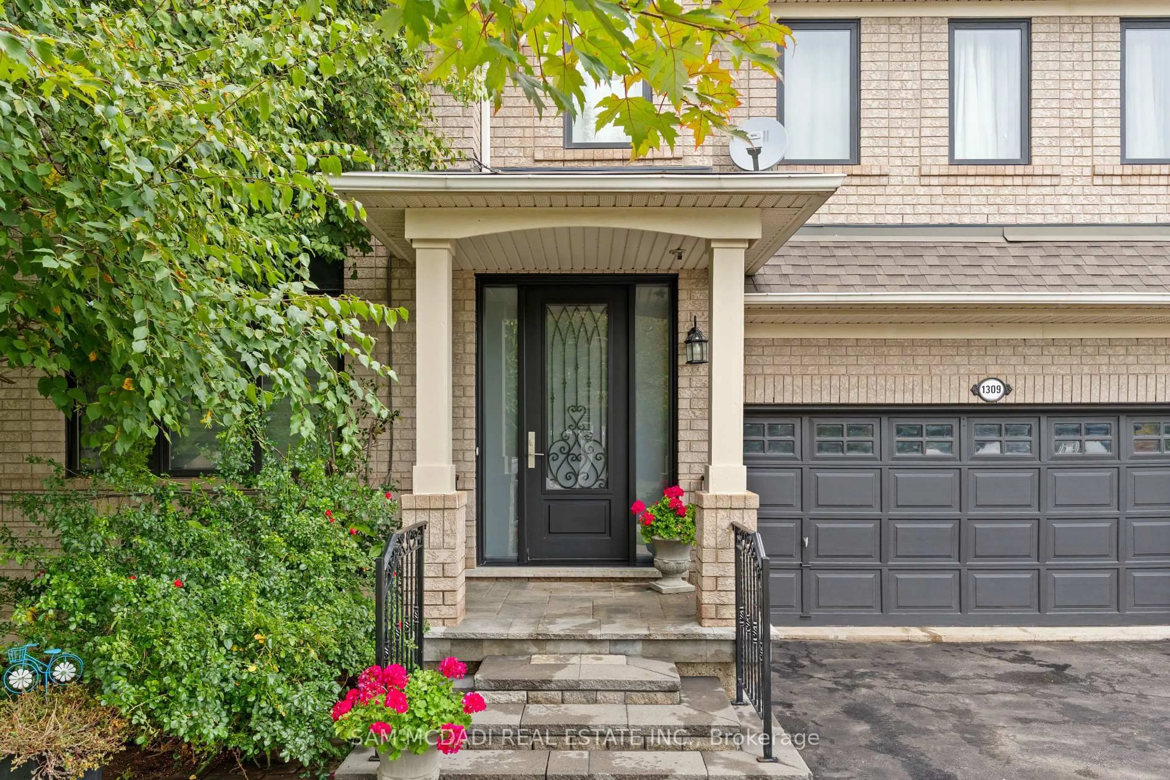 Home with brick exterior material, street for 1309 Ashwood Terr, Oakville Ontario L6M 4A7
