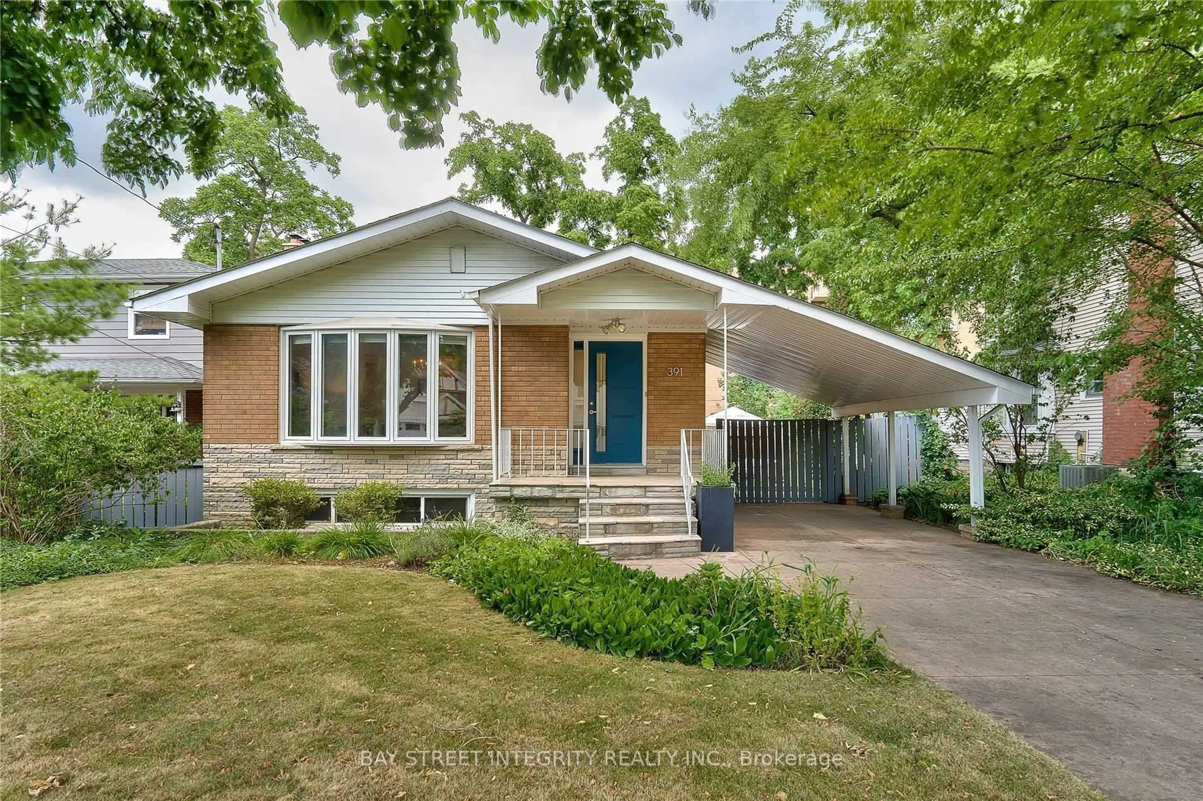 Home with brick exterior material, street for 391 Maple Ave, Oakville Ontario L6J 2J1
