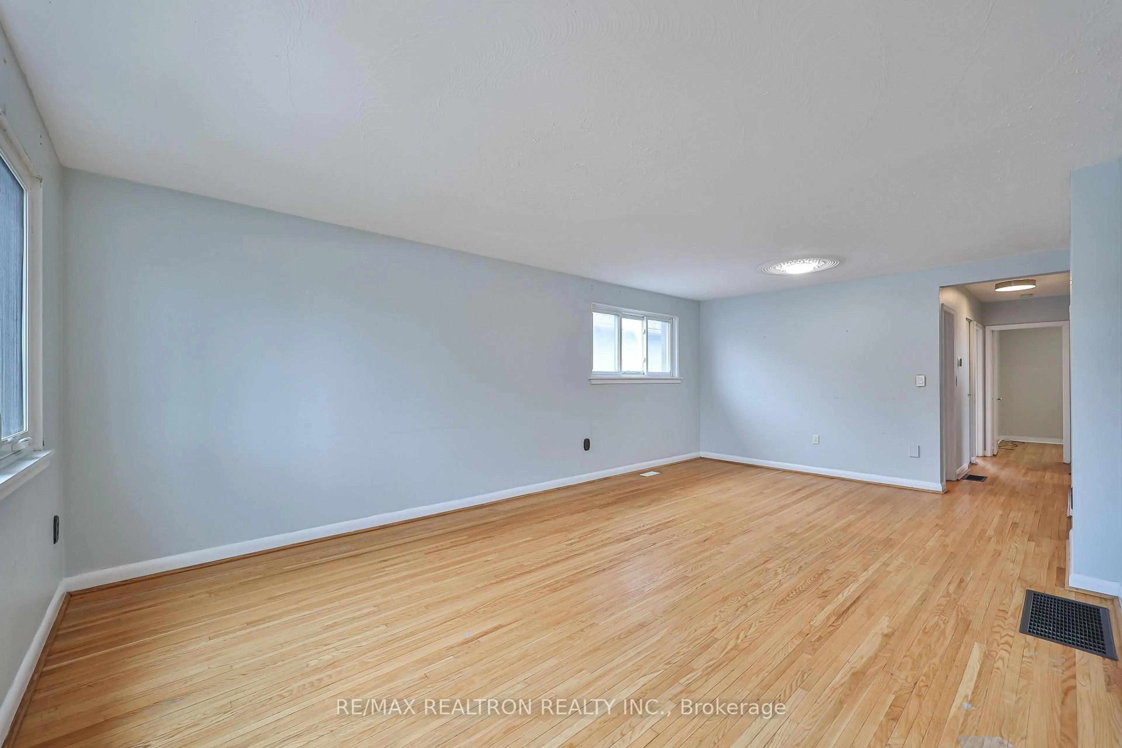 A pic of a room for 4 Lachine Crt, Toronto Ontario M9C 4A5