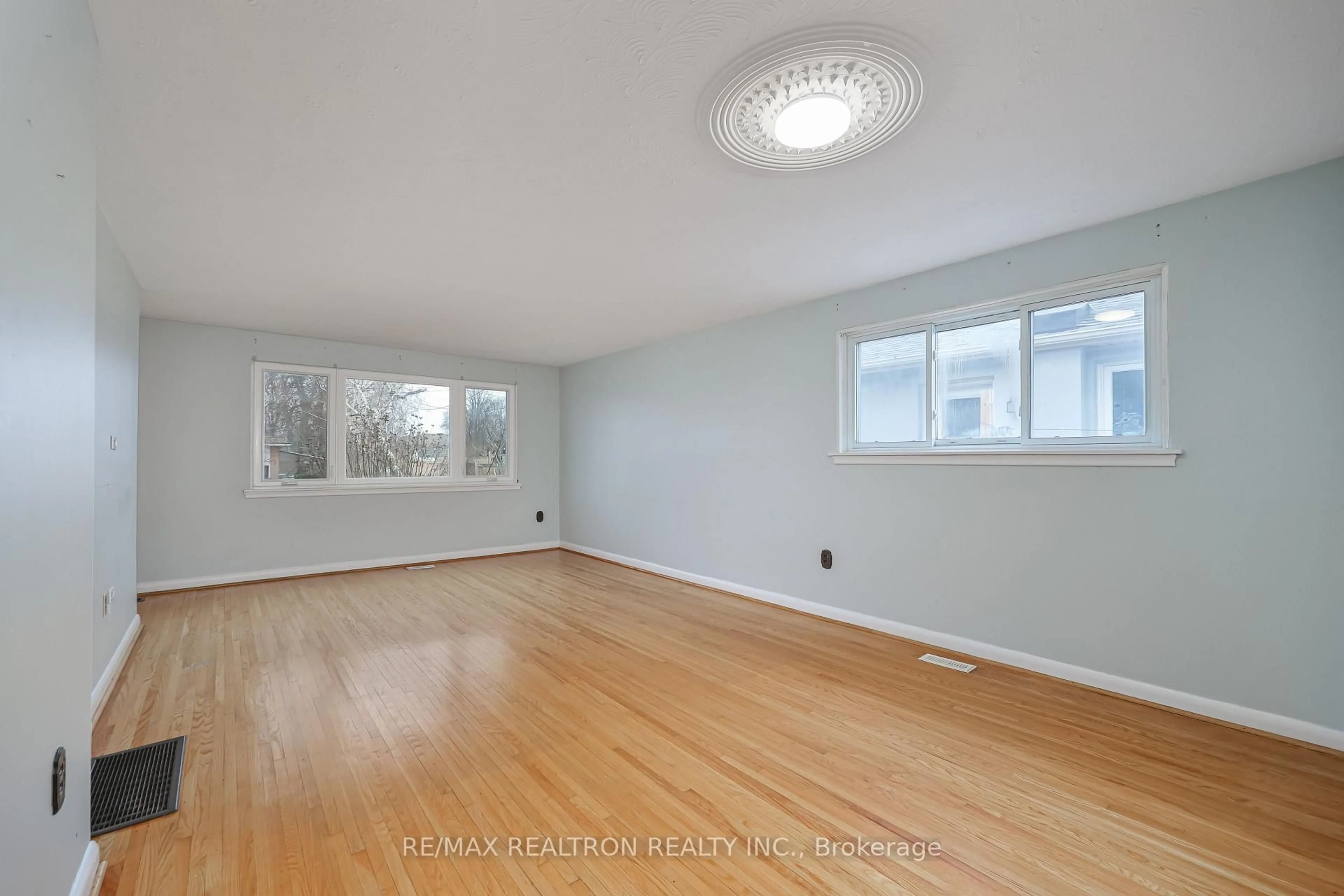 A pic of a room for 4 Lachine Crt, Toronto Ontario M9C 4A5
