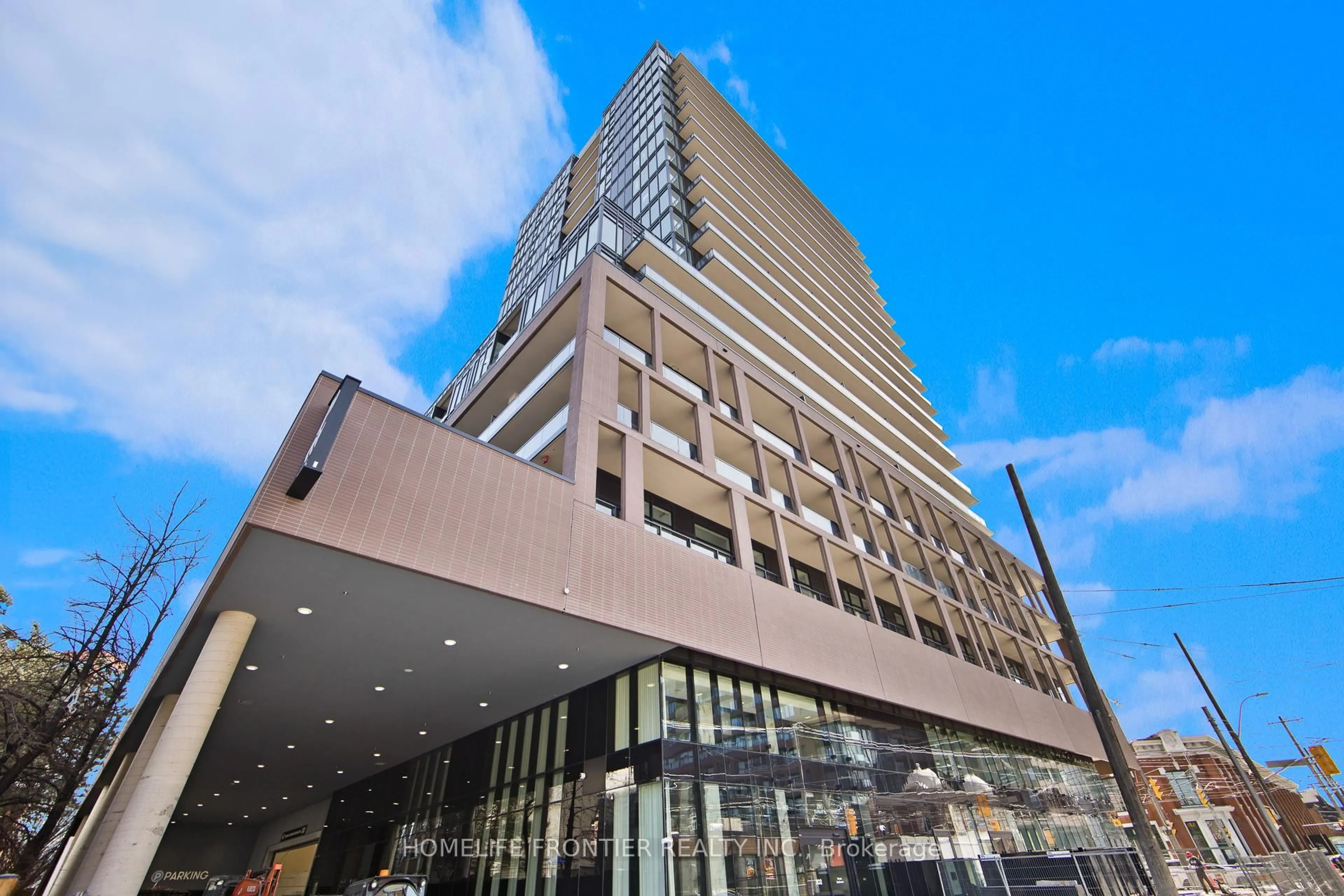 Indoor foyer for 285 Dufferin St #505, Toronto Ontario M6K 1E6