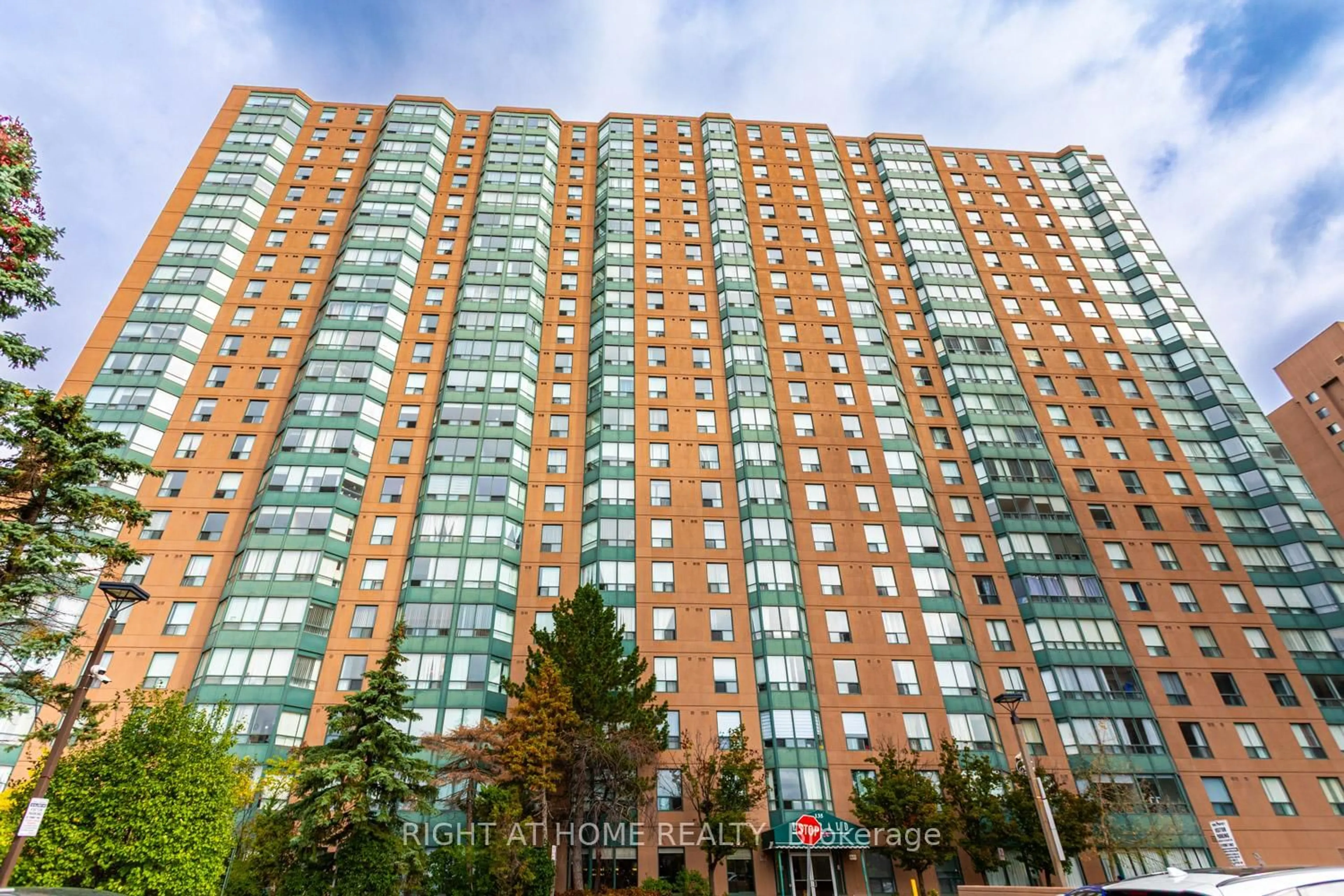 Unknown for 135 Hillcrest Ave #1101, Mississauga Ontario L5B 4B1