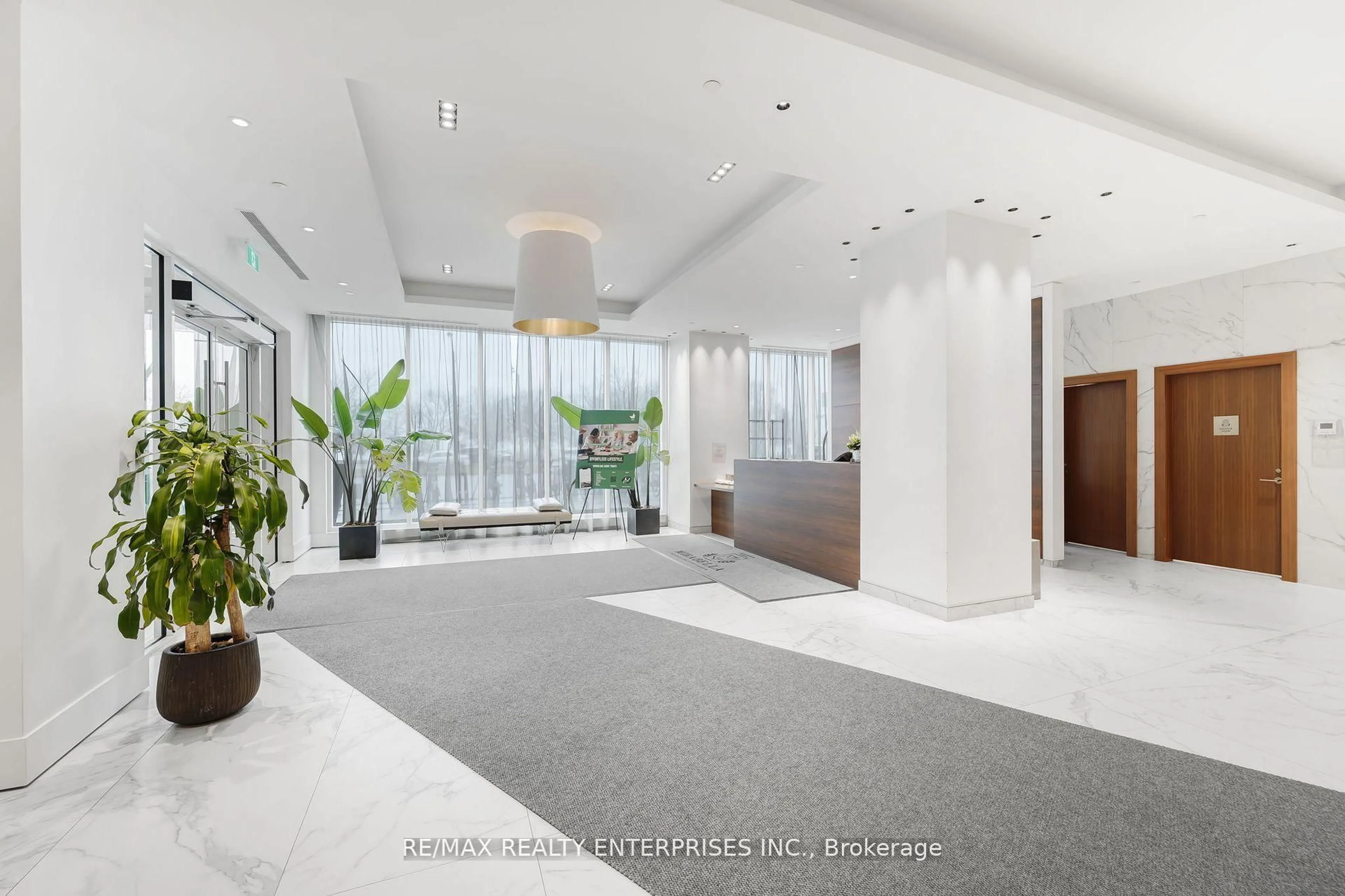 Indoor foyer for 1928 Lake Shore Blvd #1203, Toronto Ontario M6S 0B1