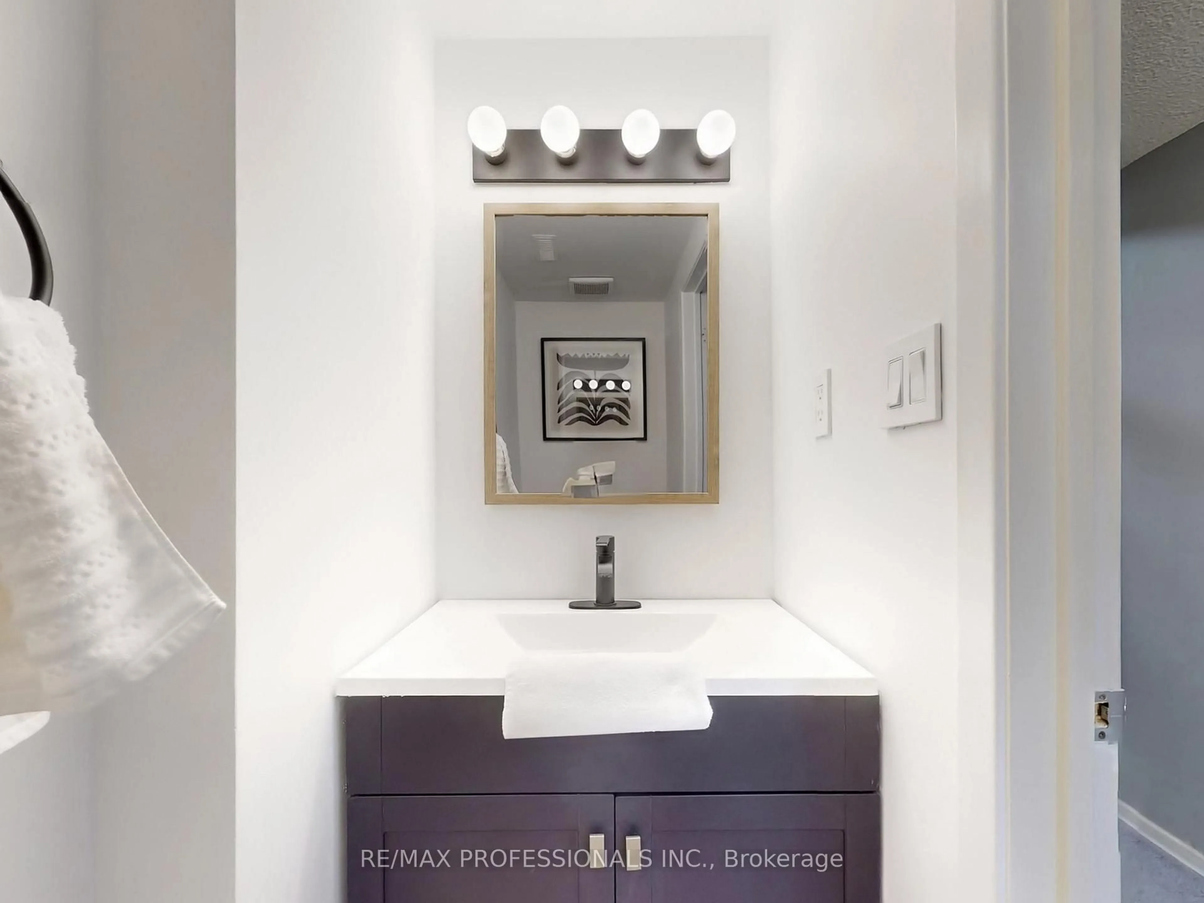 Contemporary bathroom, ceramic/tile floor for 1755 Rathburn Rd #7, Mississauga Ontario L4W 2M8