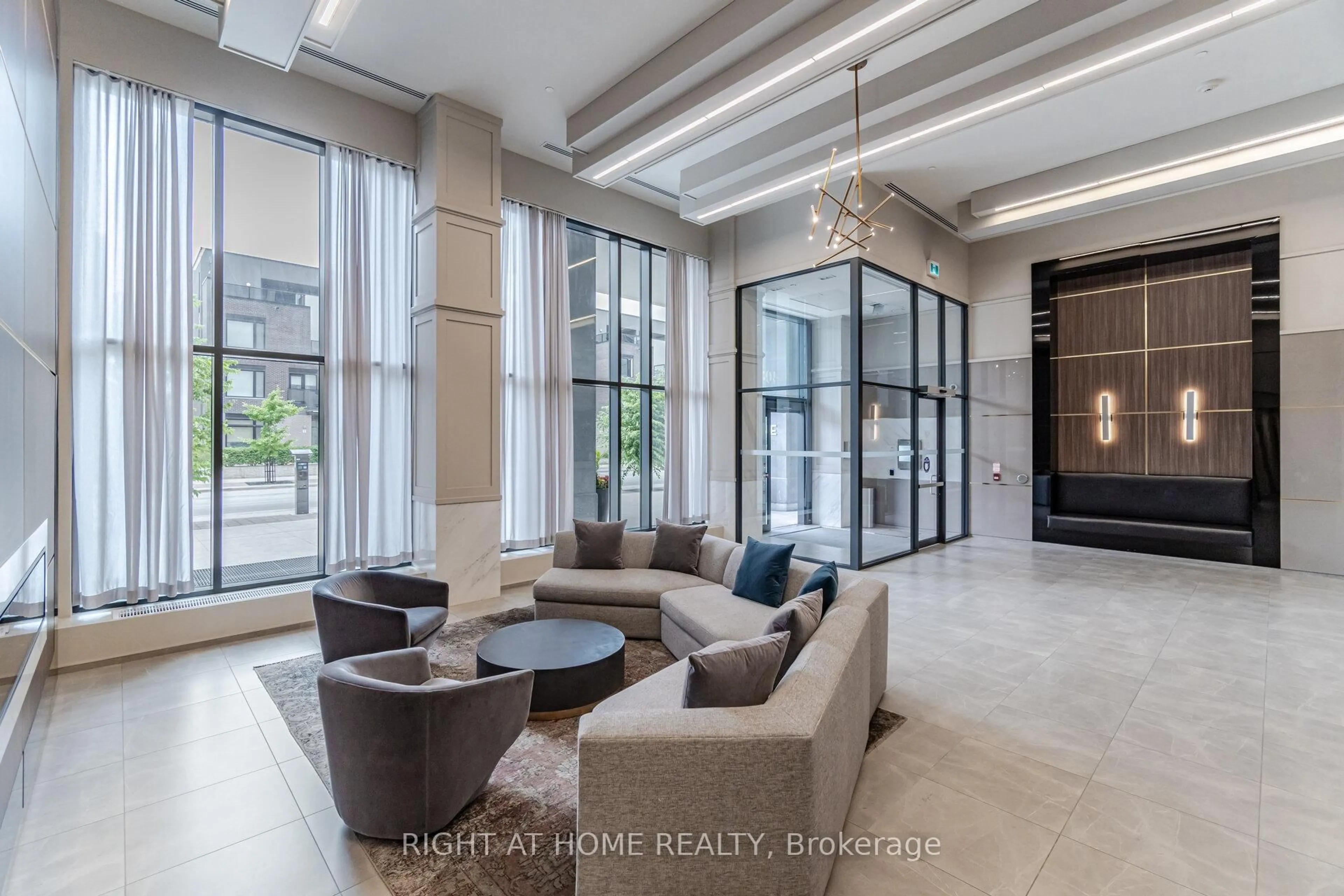 Lobby for 4085 Parkside Village Dr #Lph5, Mississauga Ontario L5B 0K9