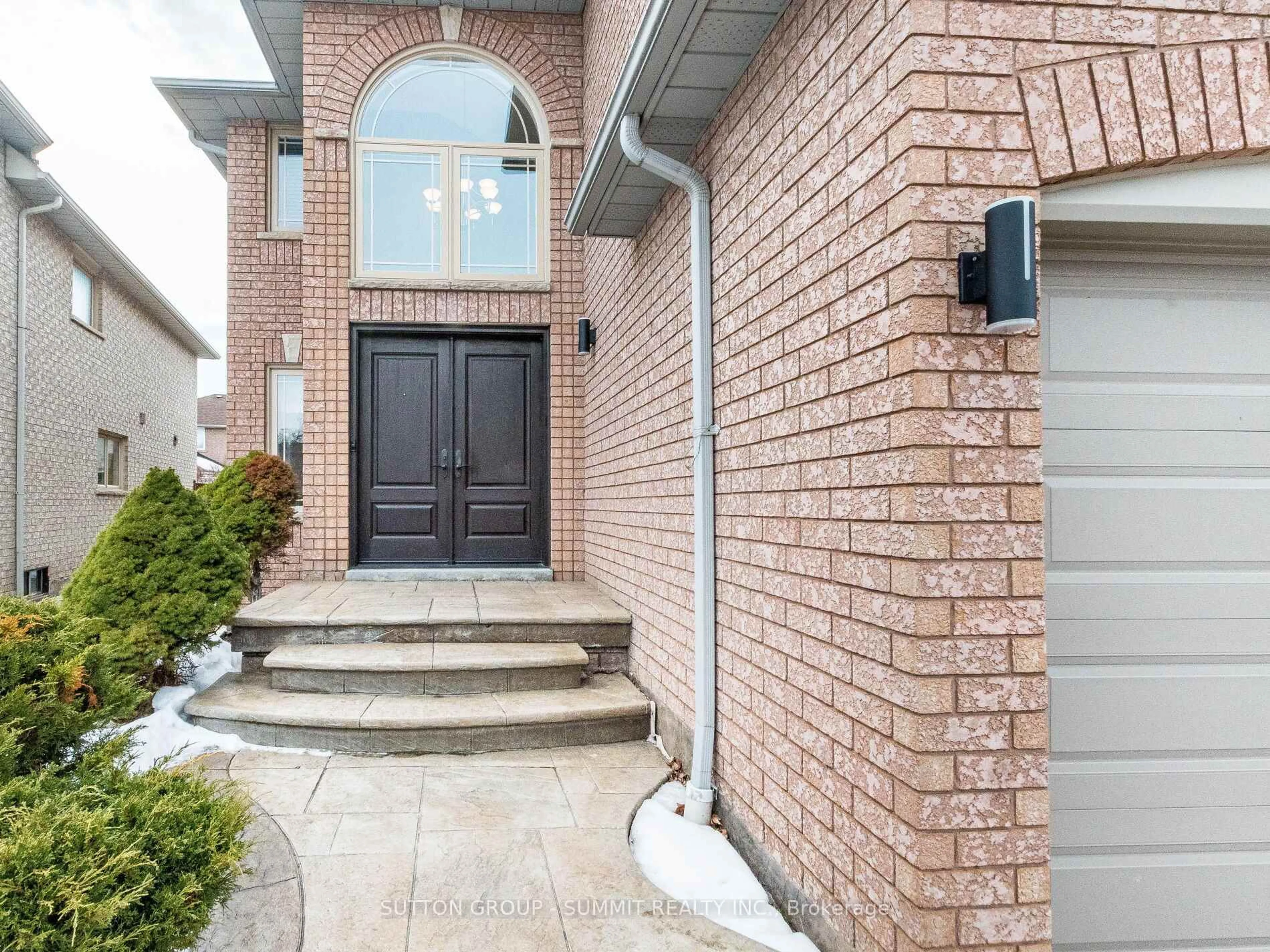 Home with brick exterior material, street for 5437 MIDDLEPORT Cres, Mississauga Ontario L4Z 3V2