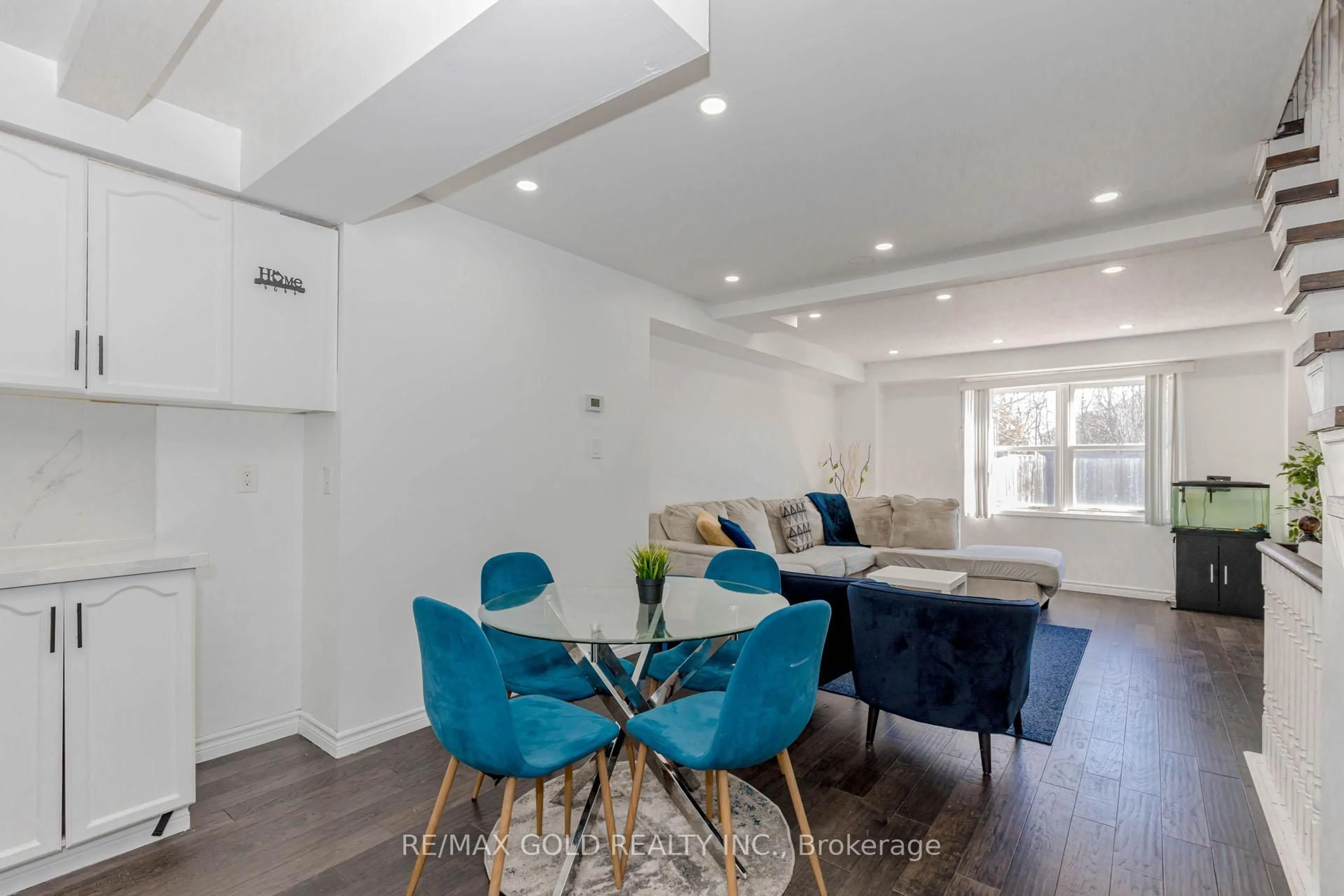 Living room with furniture, unknown for 55 Desert Sand Dr, Brampton Ontario L6R 1V6