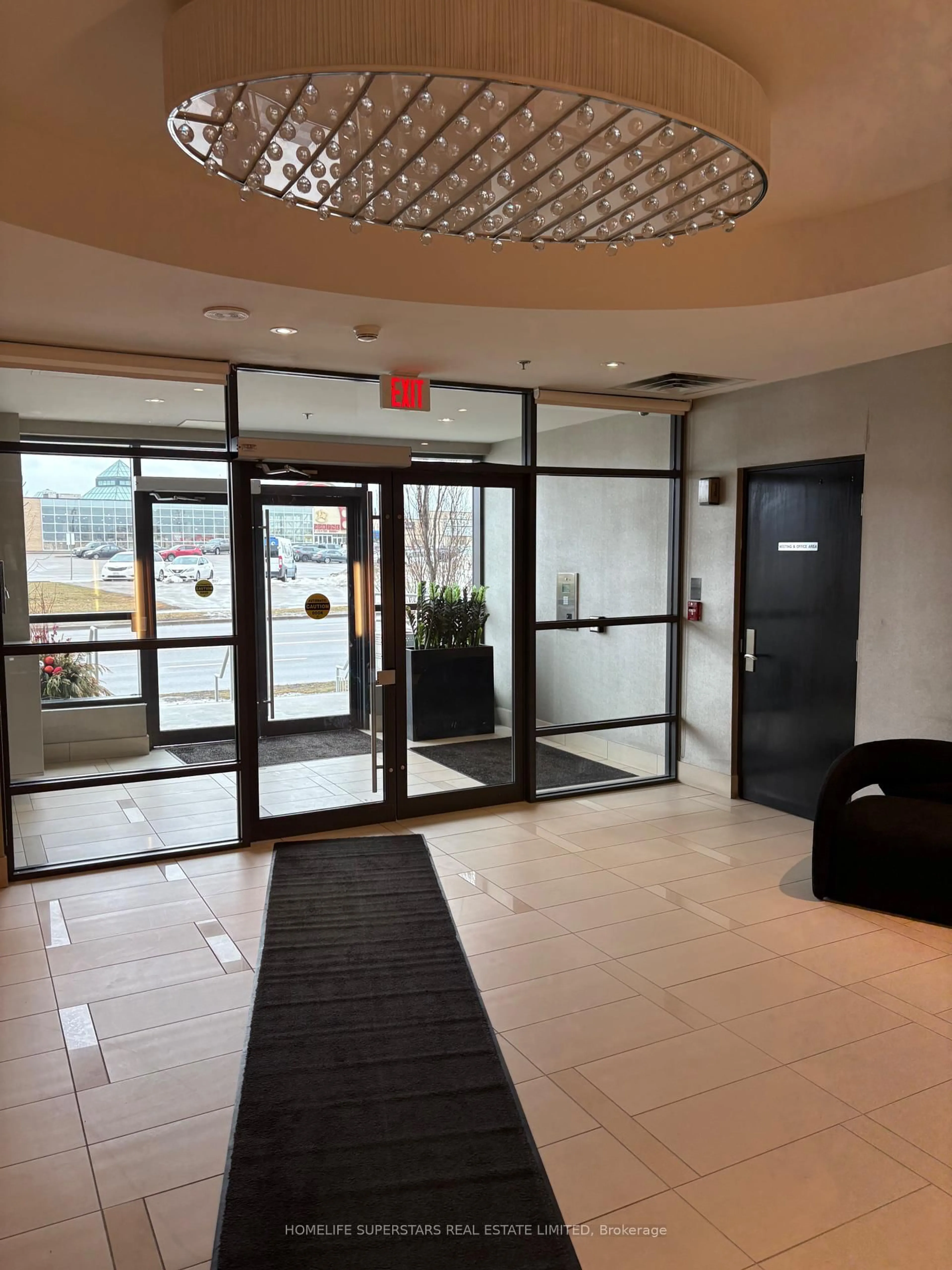 Indoor foyer for 840 Queens Plate Dr #501, Toronto Ontario M9W 0E7