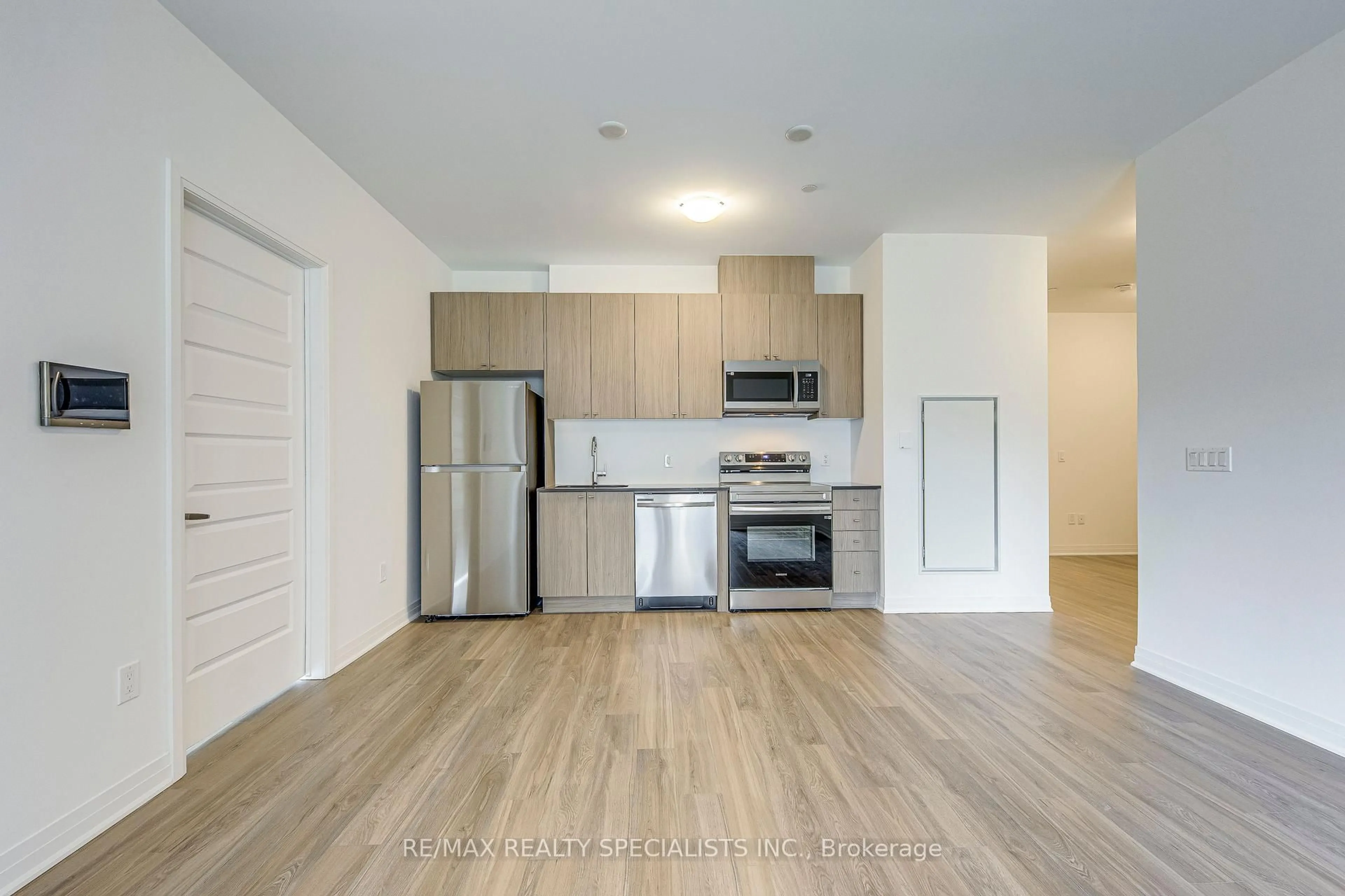 Standard kitchen, wood/laminate floor for 480 Gordon Krantz Ave #120, Milton Ontario L9E 1Z4