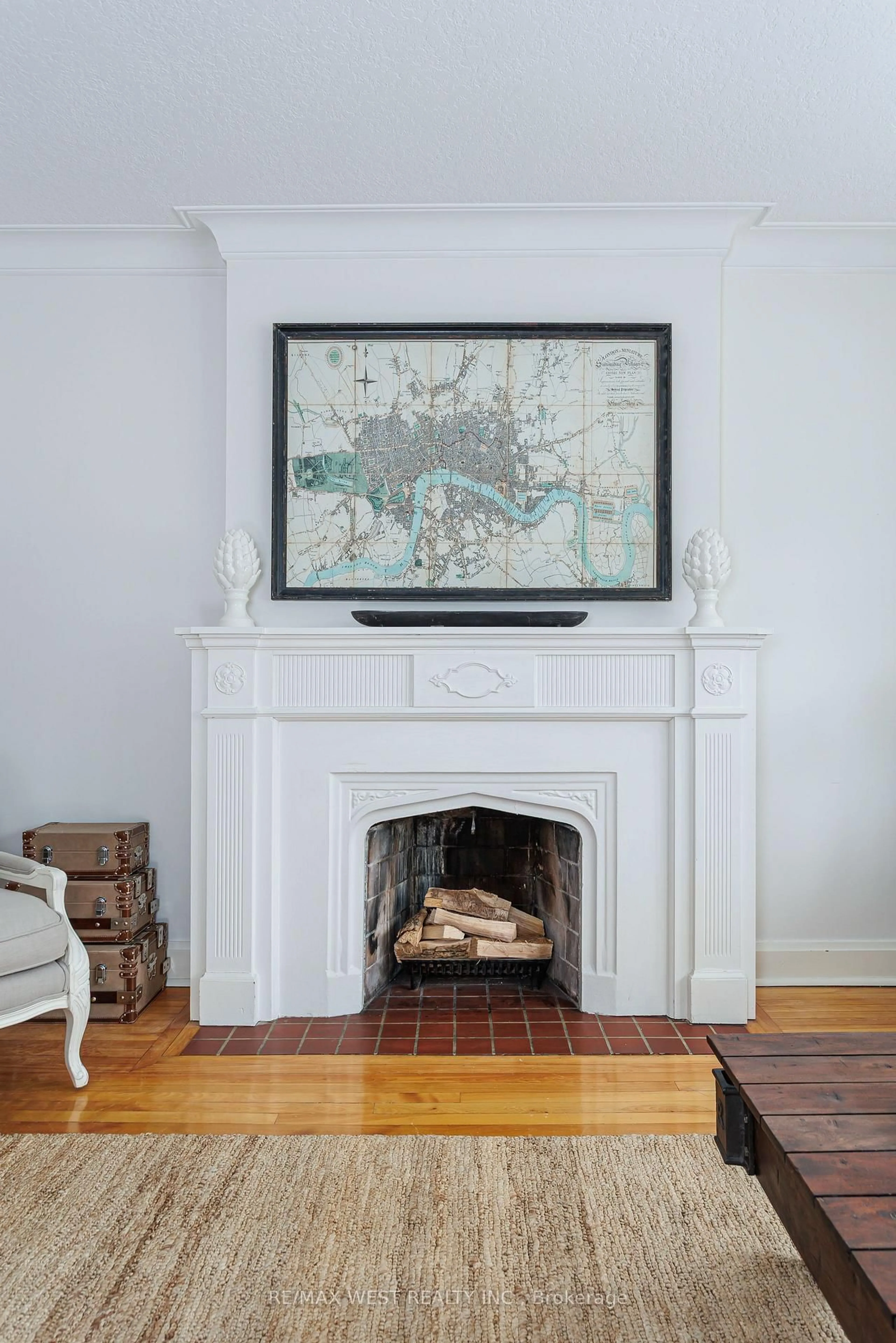 Living room with furniture, unknown for 3 Glenroy Ave, Toronto Ontario M8Y 2L9