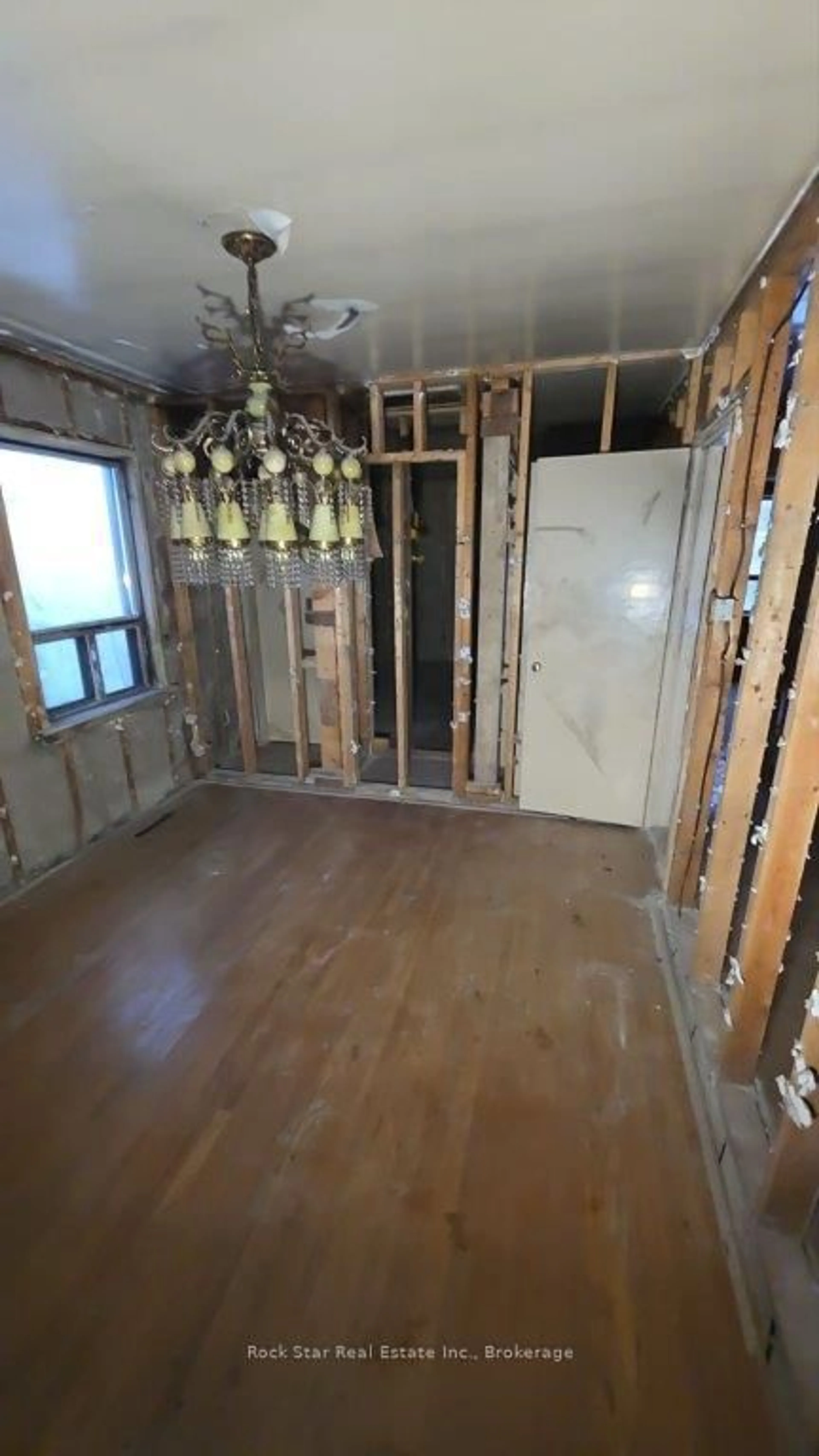 A pic of a room for 12 Holmesdale Rd, Toronto Ontario M6E 1Y1