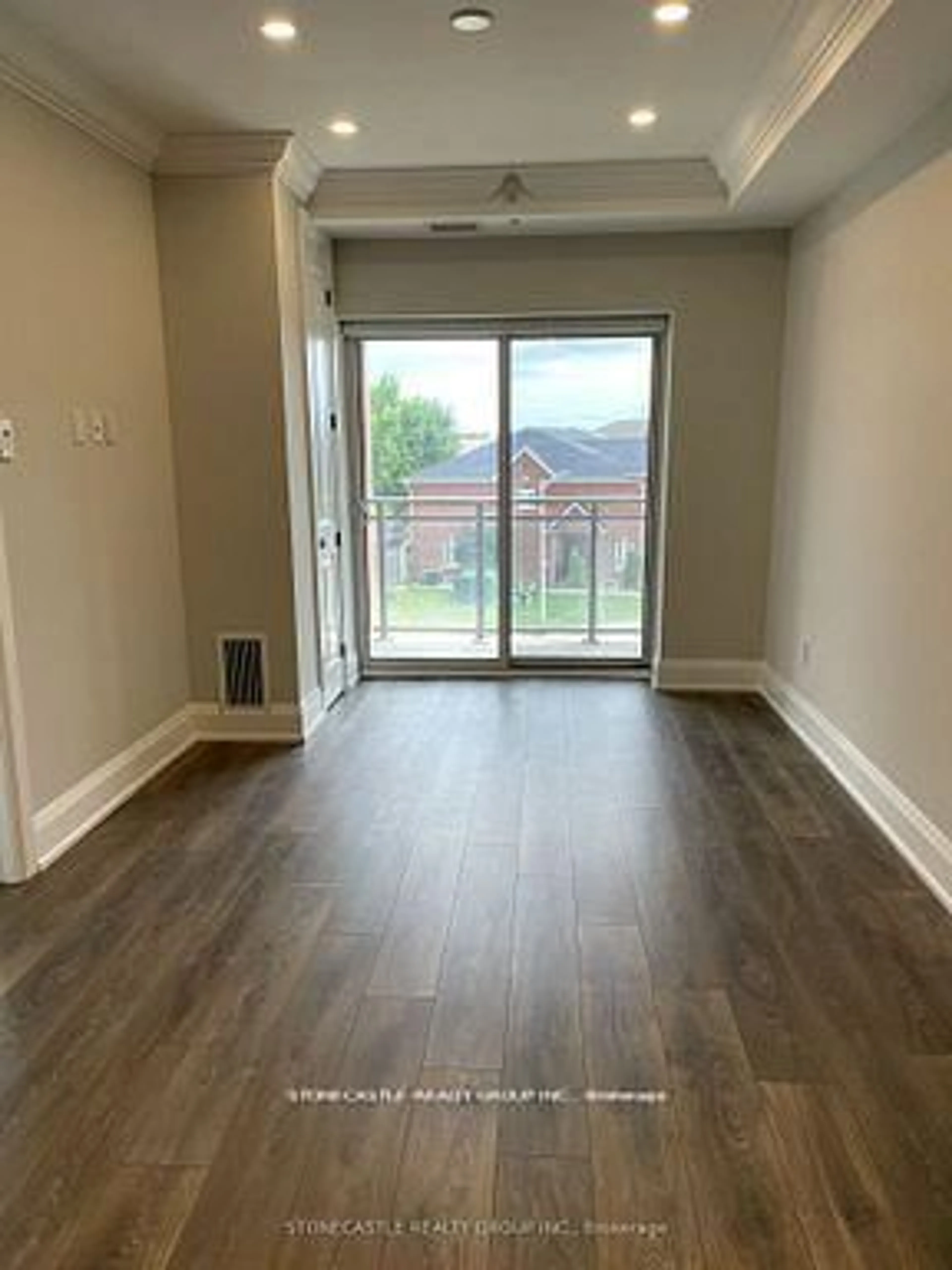 A pic of a room for 4040 Upper Middle Rd #323, Burlington Ontario L7M 0H2