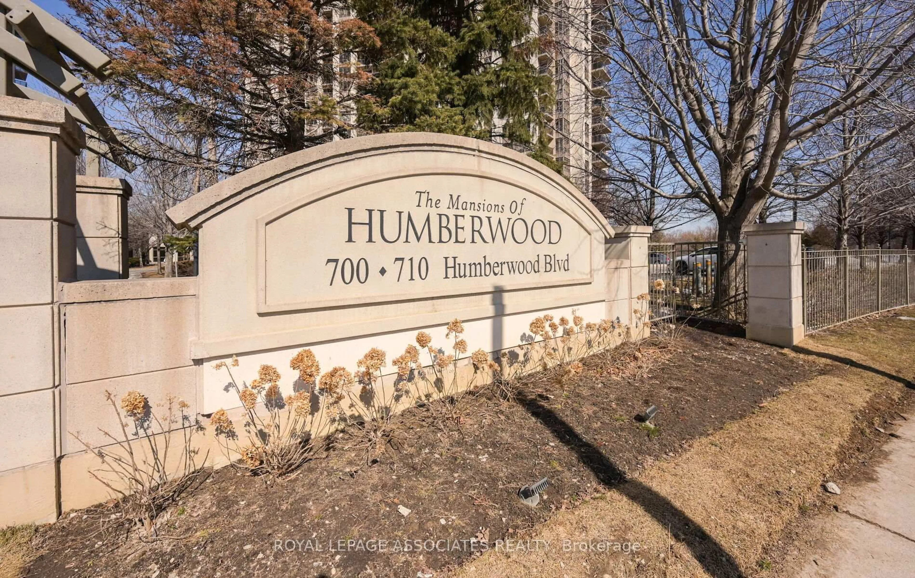 Indoor foyer for 710 Humberwood Blvd #606A, Toronto Ontario M9W 7J5