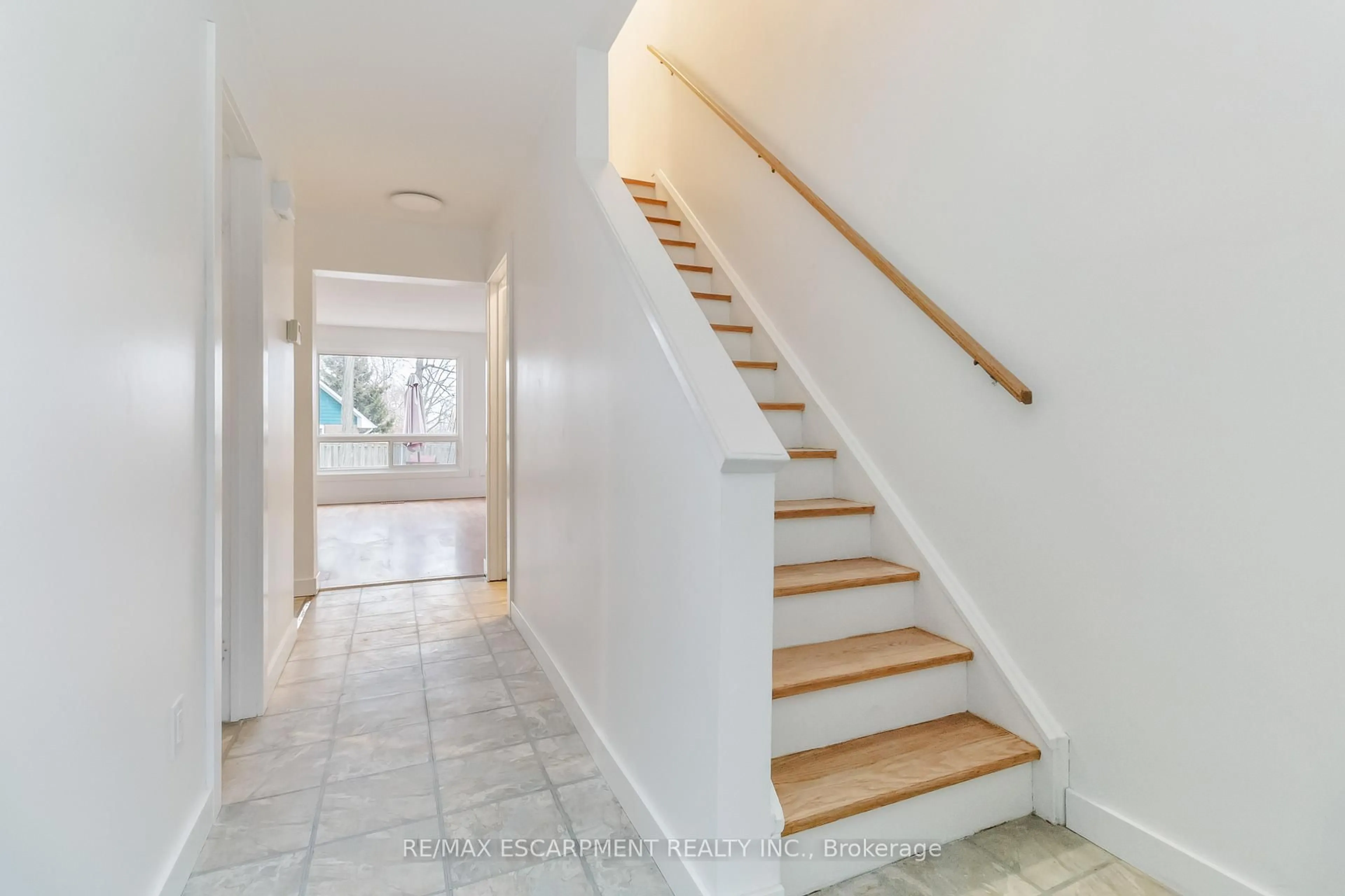 Unknown for 2166 UPPER MIDDLE Rd #3, Burlington Ontario L7P 2Z8