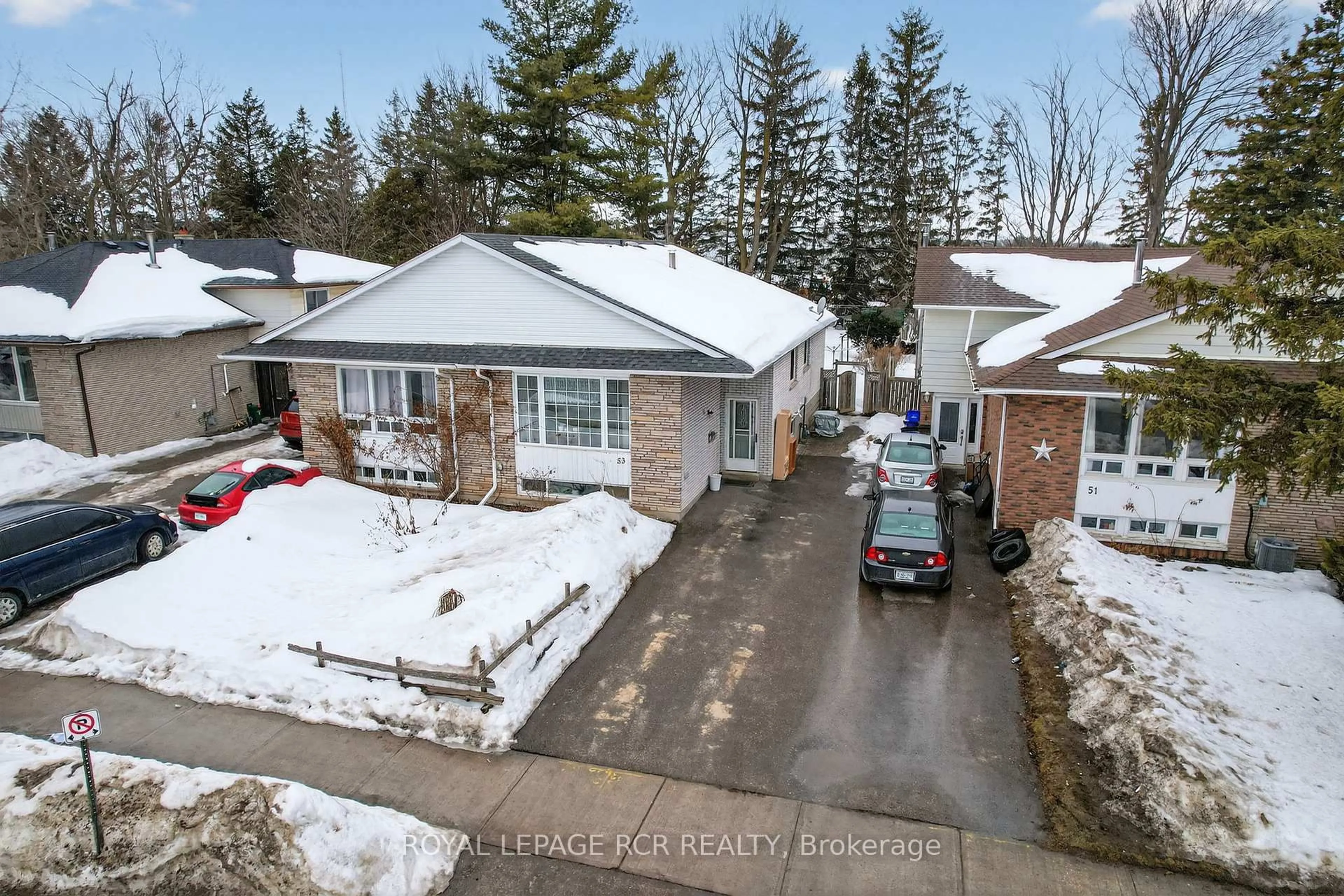 A pic from outside/outdoor area/front of a property/back of a property/a pic from drone, street for 53 Madison Ave, Orangeville Ontario L9W 1R9