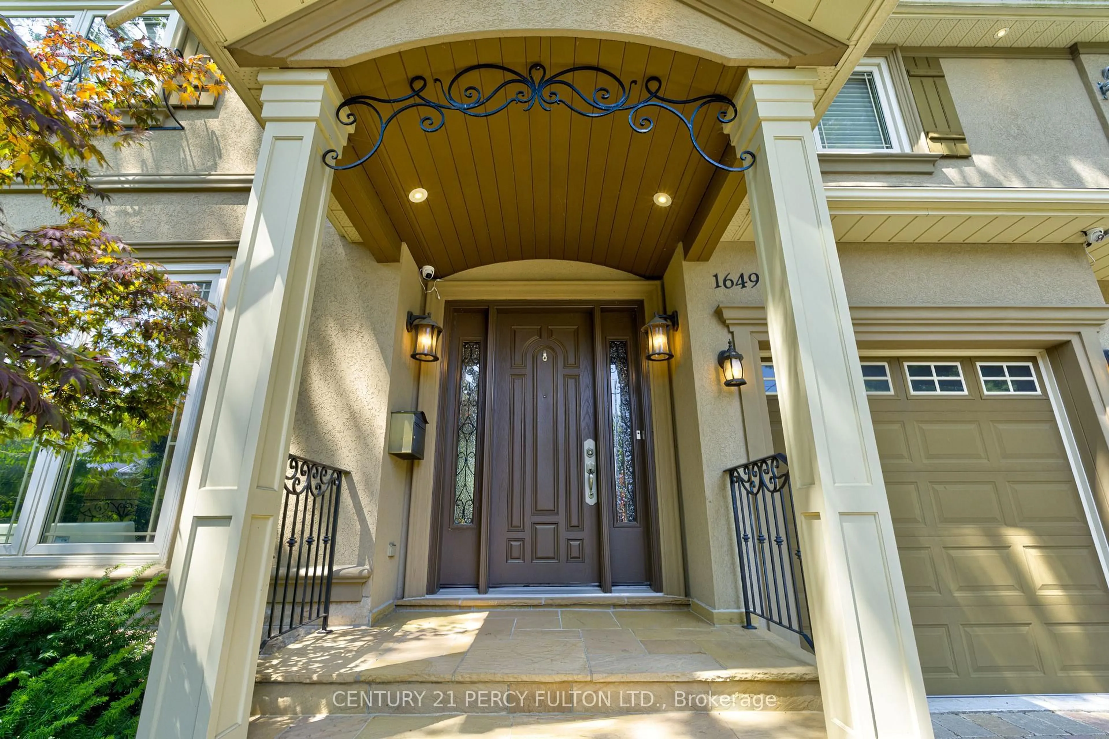 Indoor entryway for 1649 Wedmore Way, Mississauga Ontario L5J 2J7