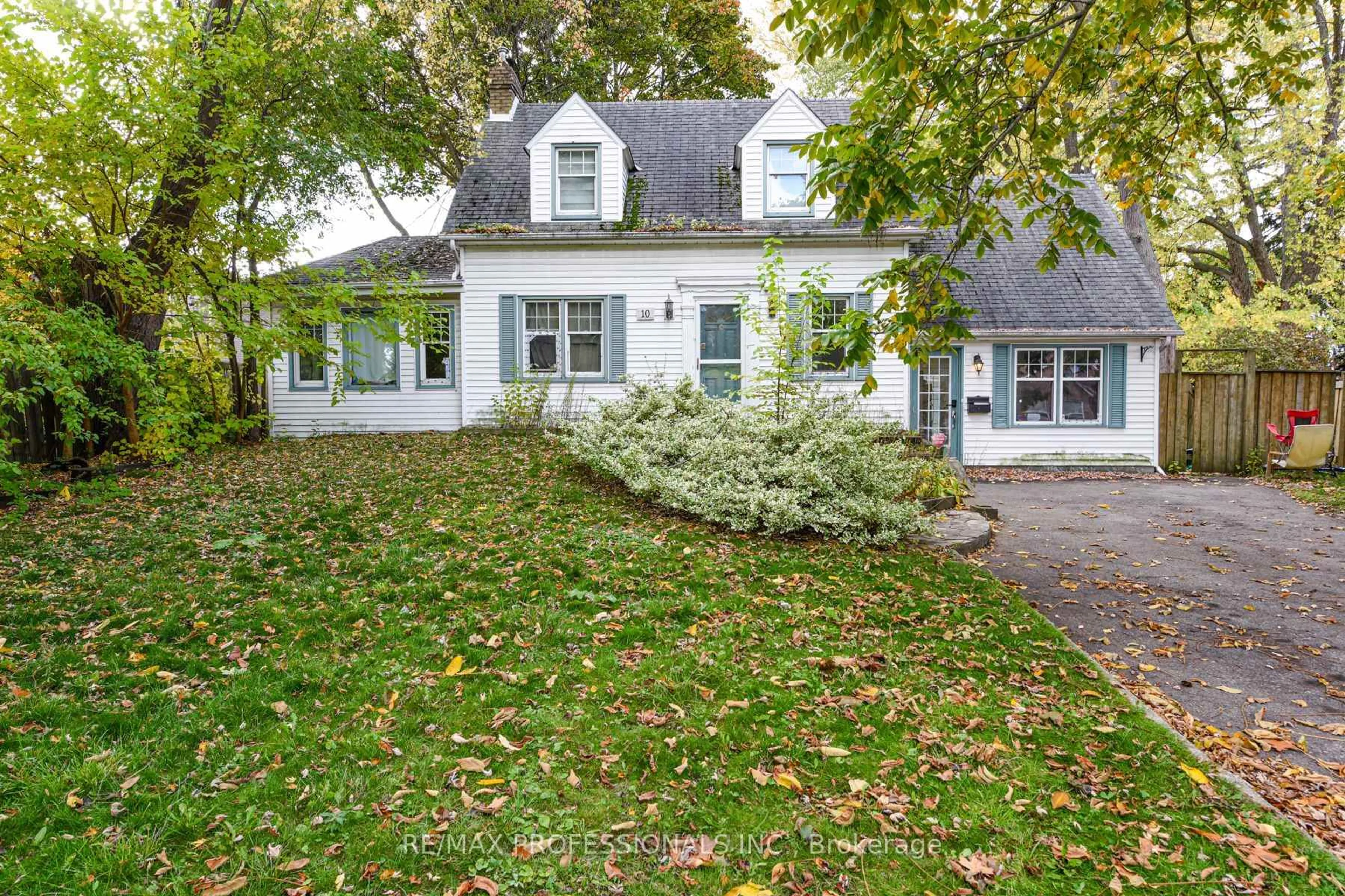 Unknown for 10 Broadview Ave, Mississauga Ontario L5H 2S9