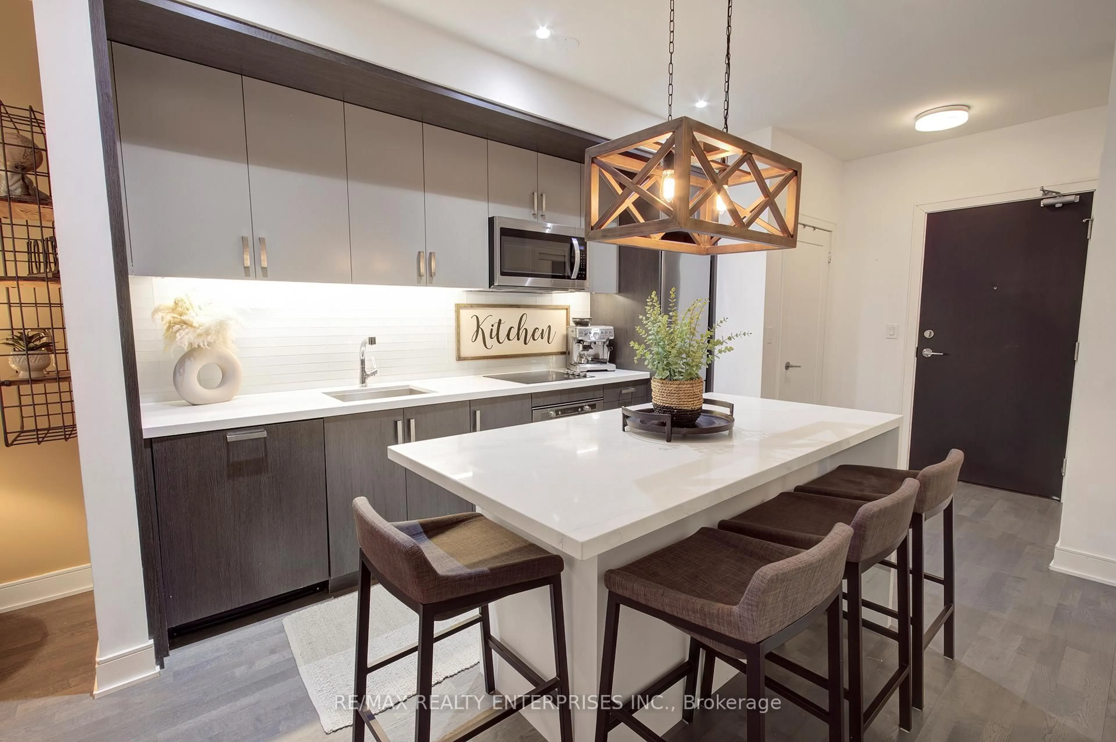 Contemporary kitchen, ceramic/tile floor for 1575 Lakeshore Rd #GR45, Mississauga Ontario L5J 0B1