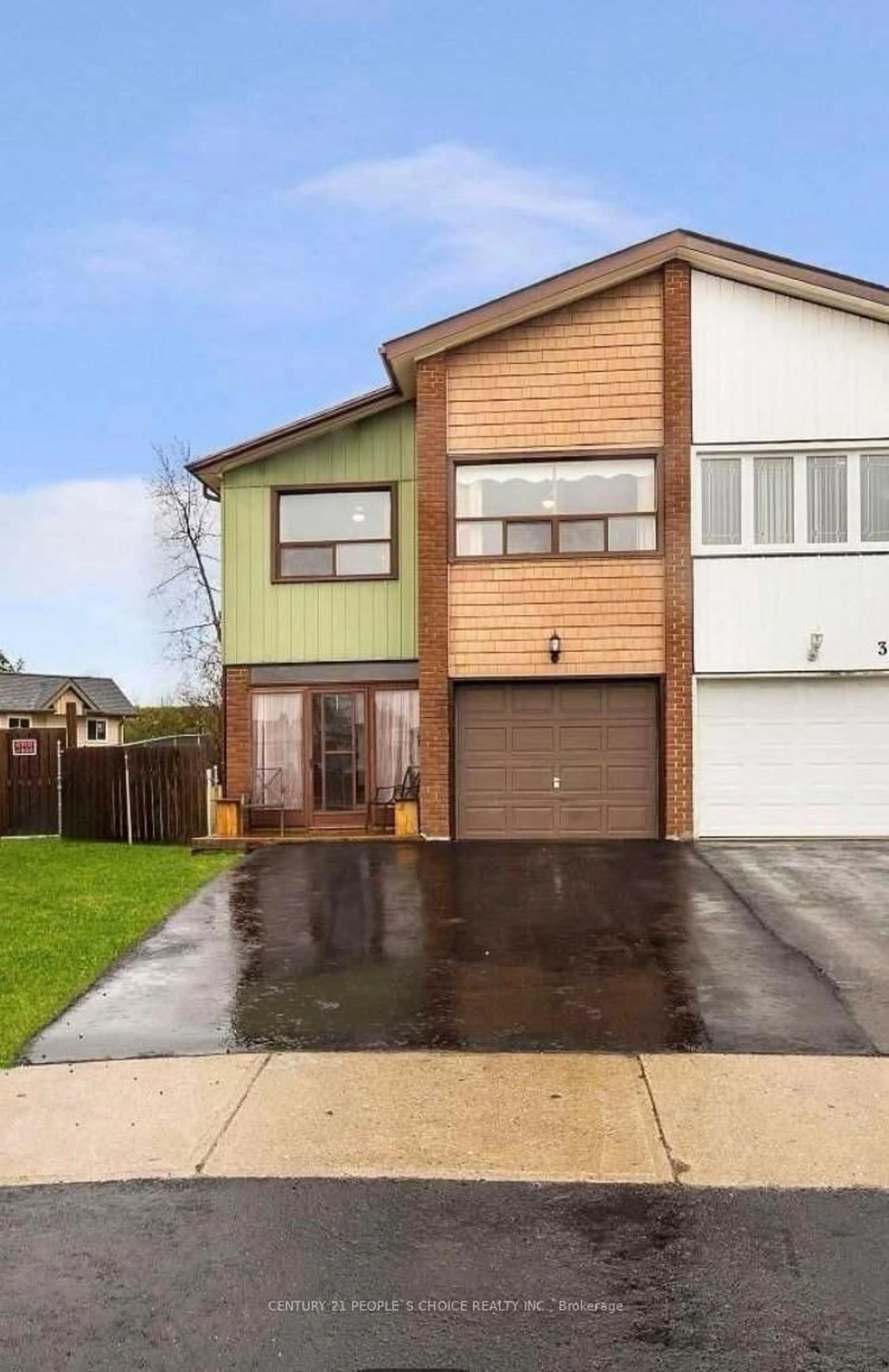 Home with vinyl exterior material, street for 32 Horne Dr, Brampton Ontario L6V 2V3