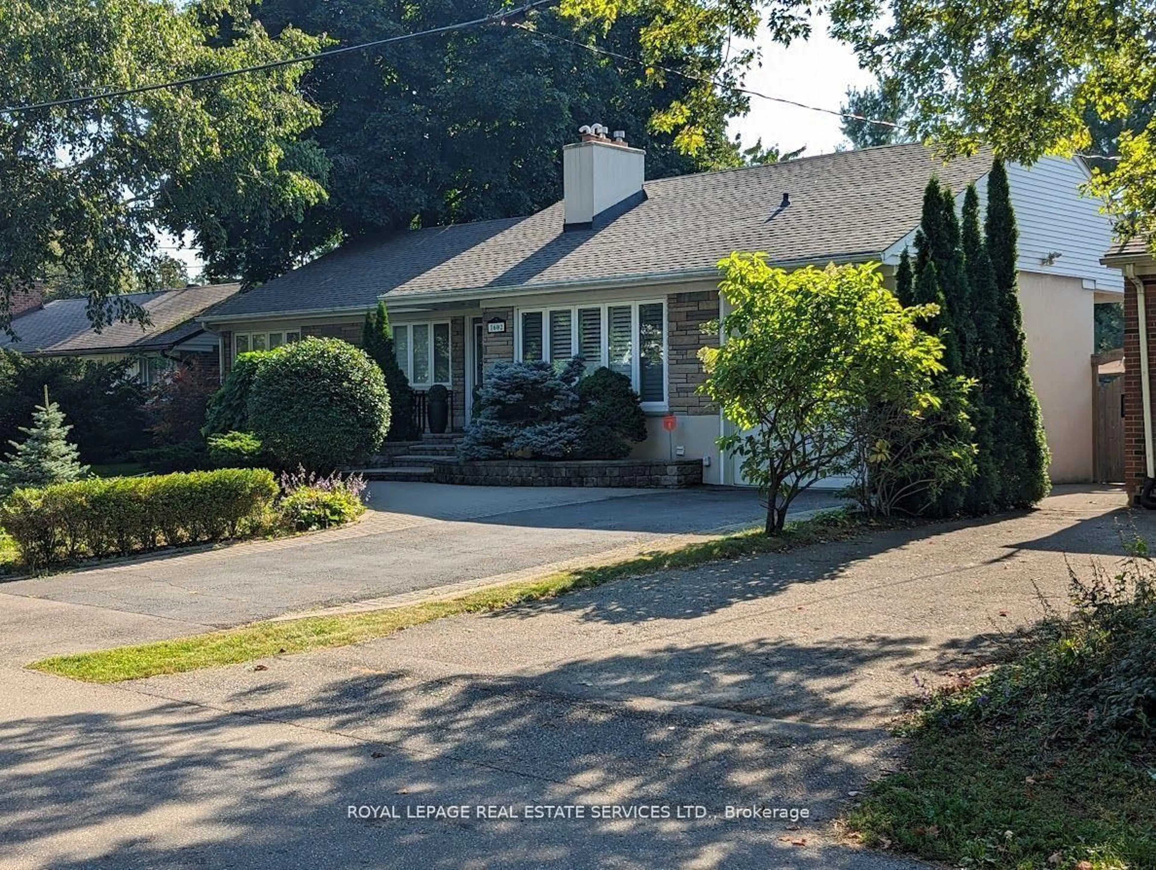 Unknown for 1602 Lincolnshire Blvd, Mississauga Ontario L5E 2S7