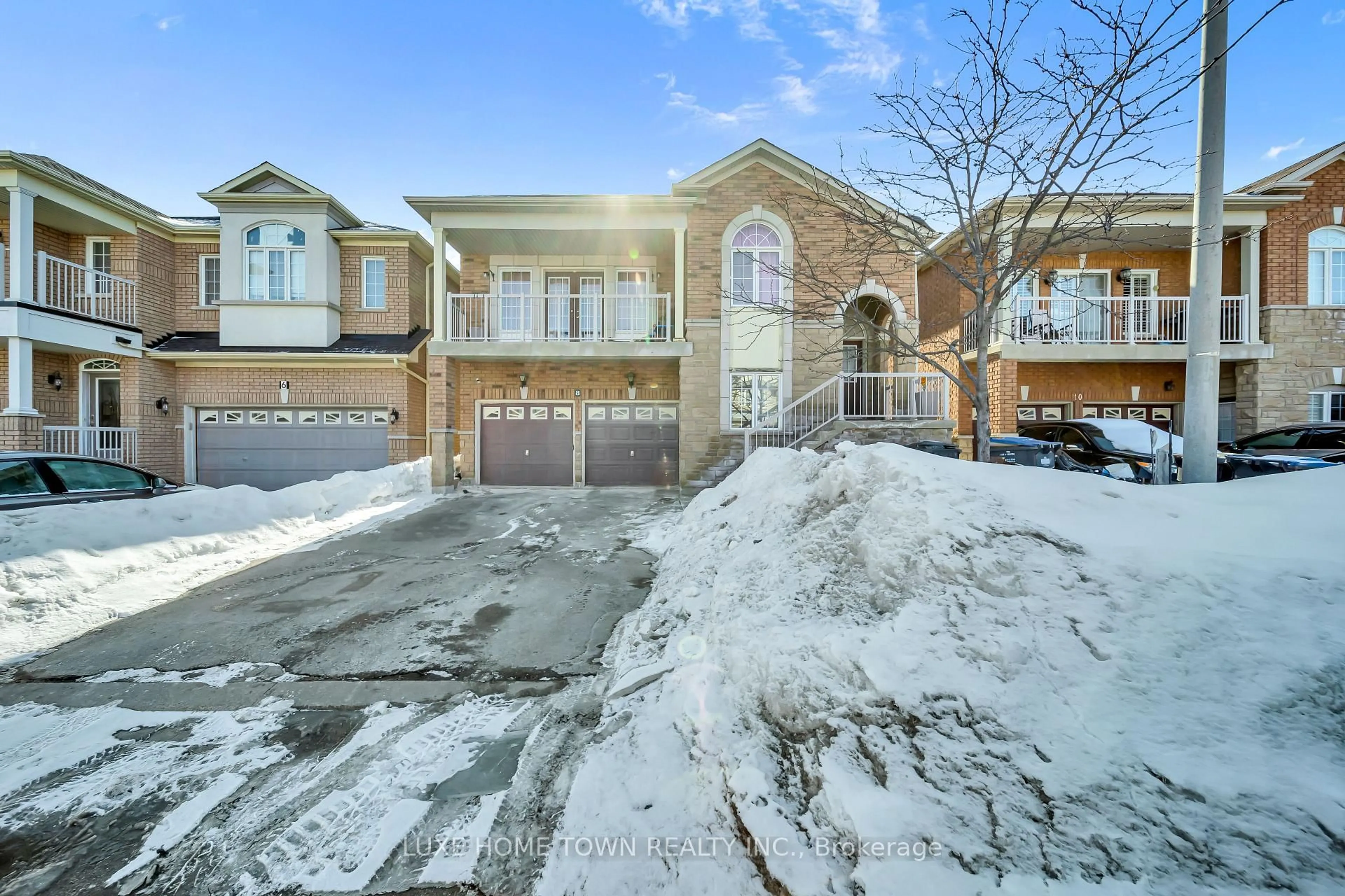 Home with brick exterior material, street for 8 Atira Ave, Brampton Ontario L7A 3T3