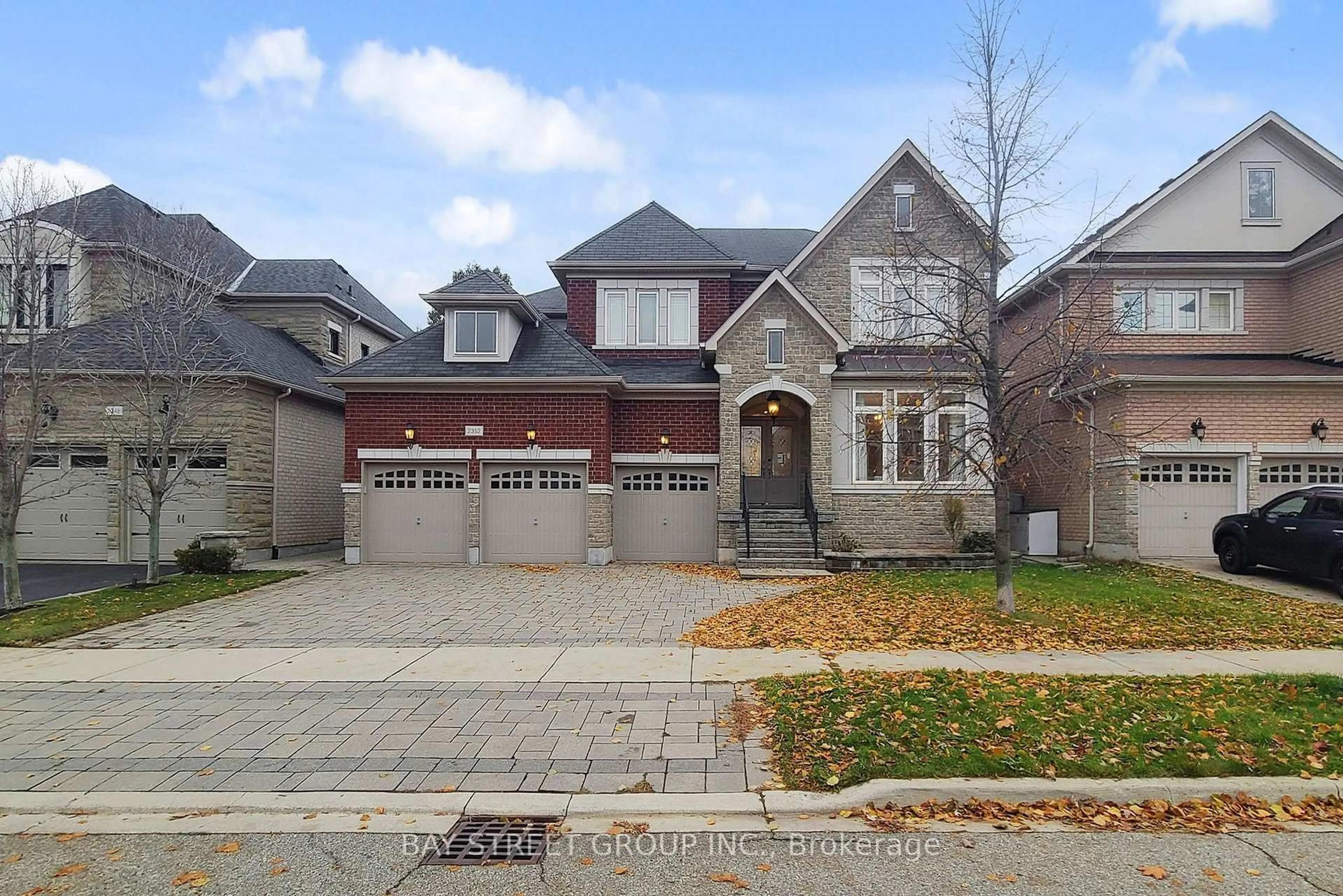 Home with brick exterior material, street for 2352 Delnice Dr, Oakville Ontario L6H 0A9