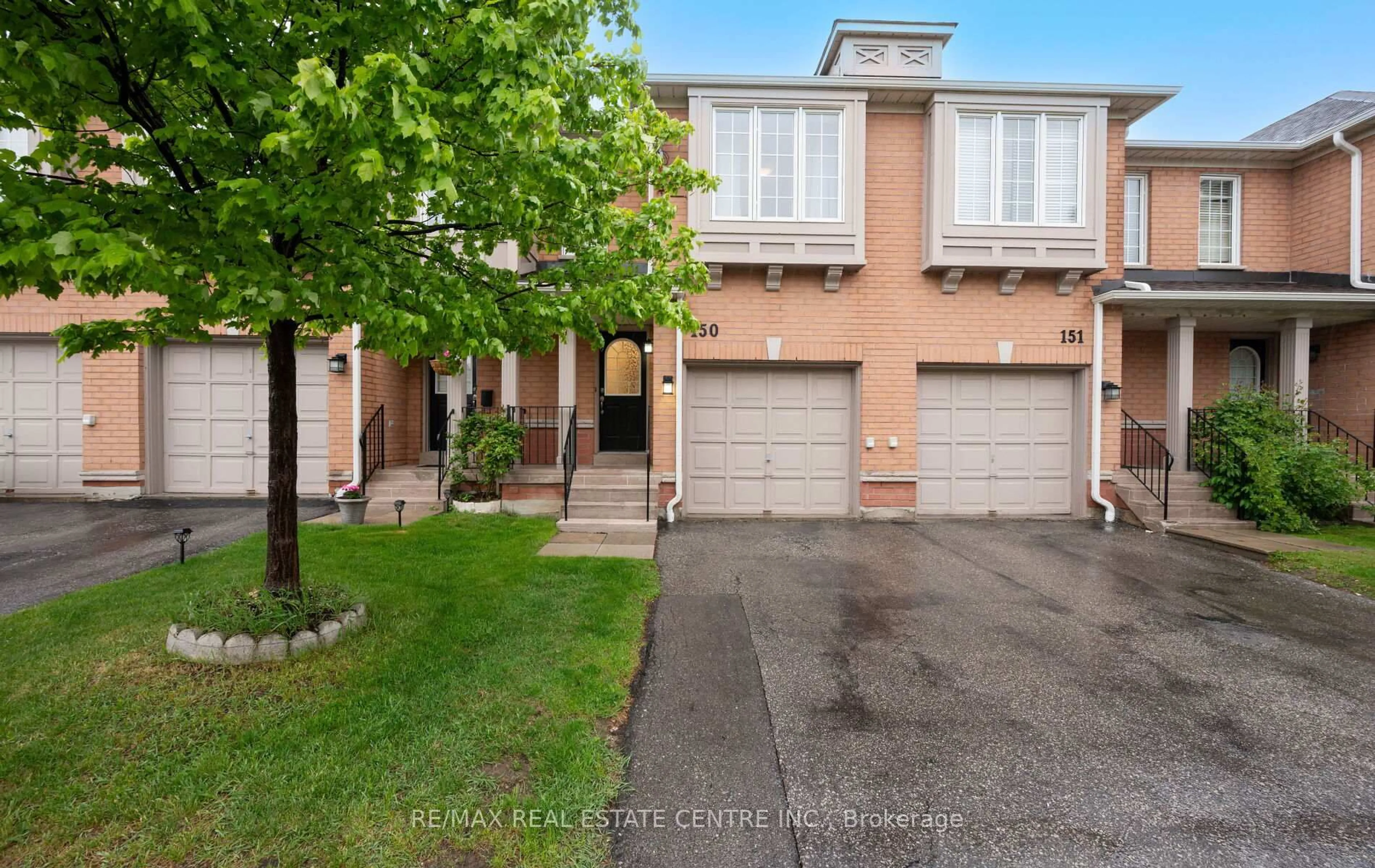 A pic from outside/outdoor area/front of a property/back of a property/a pic from drone, street for 5030 Heatherleigh Ave #150, Mississauga Ontario L5V 2G7