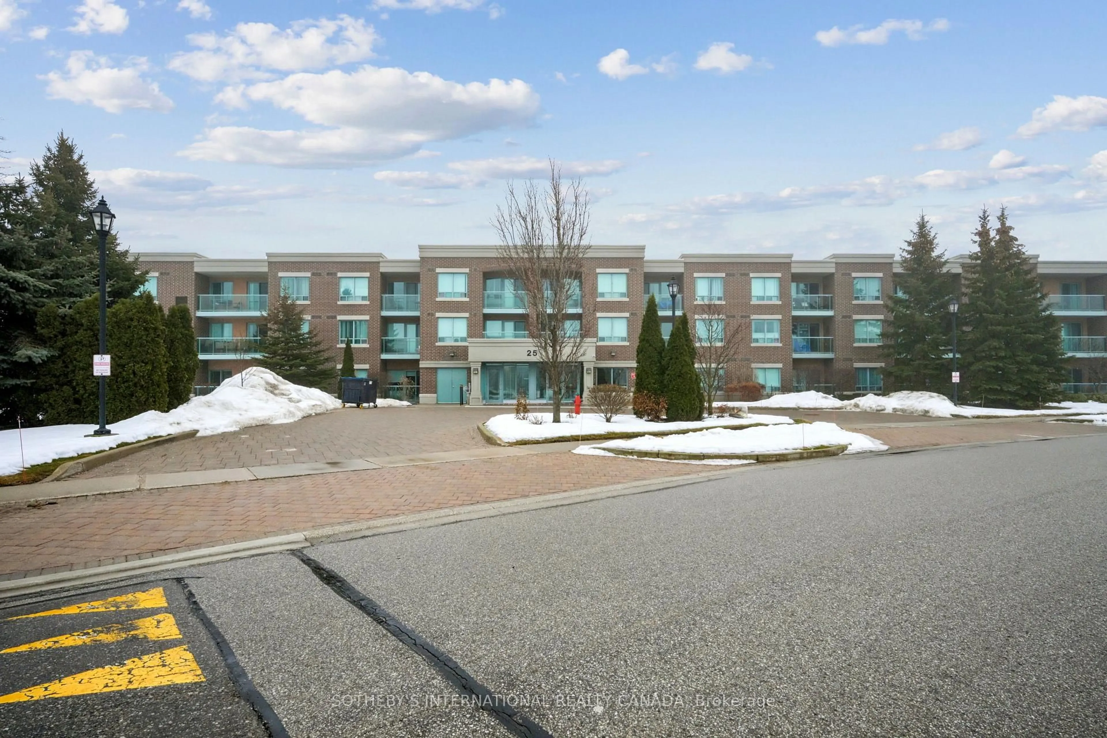 Patio, unknown for 25 Via Rosedale #112, Brampton Ontario L6R 3J4