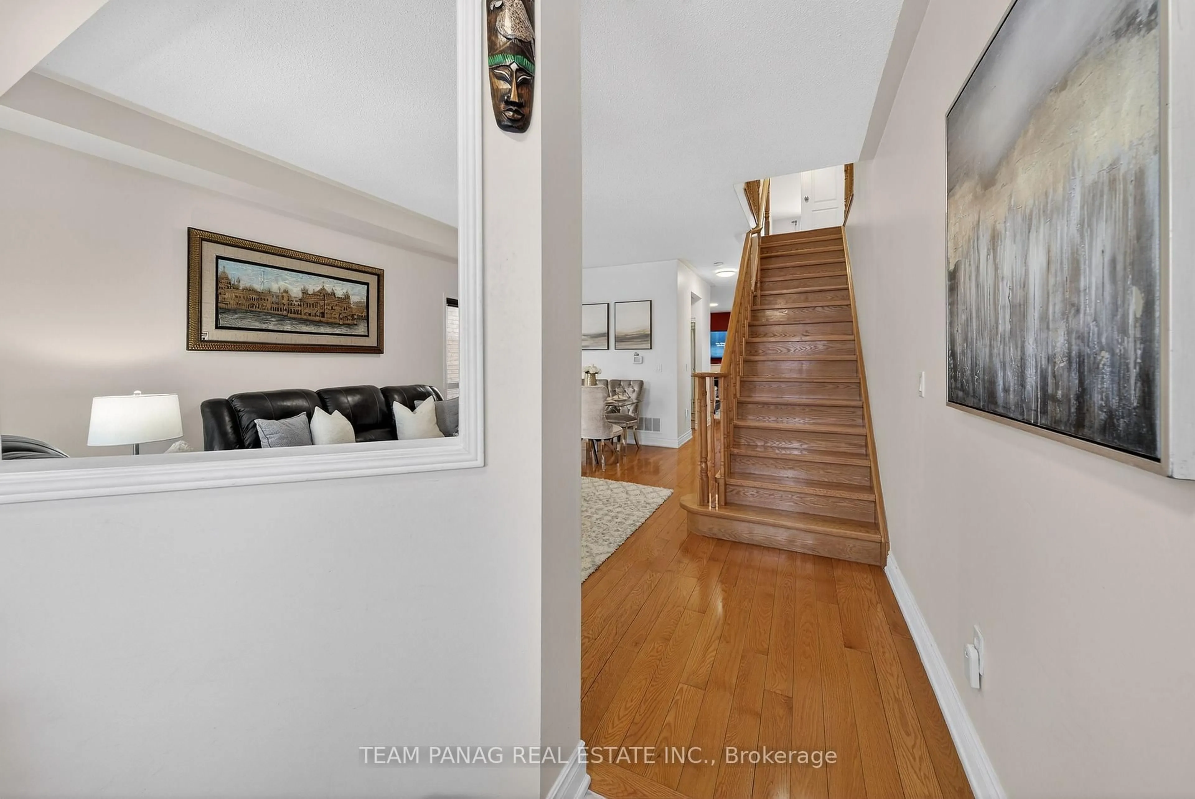 Indoor foyer for 24 Overture Lane, Brampton Ontario L6S 6H9