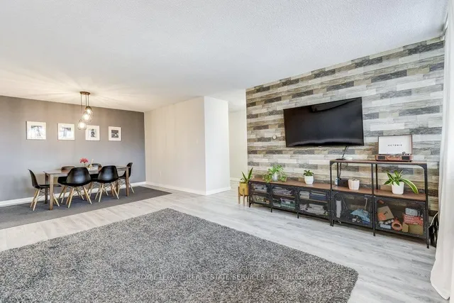 212 Kerr St #601, Oakville 4