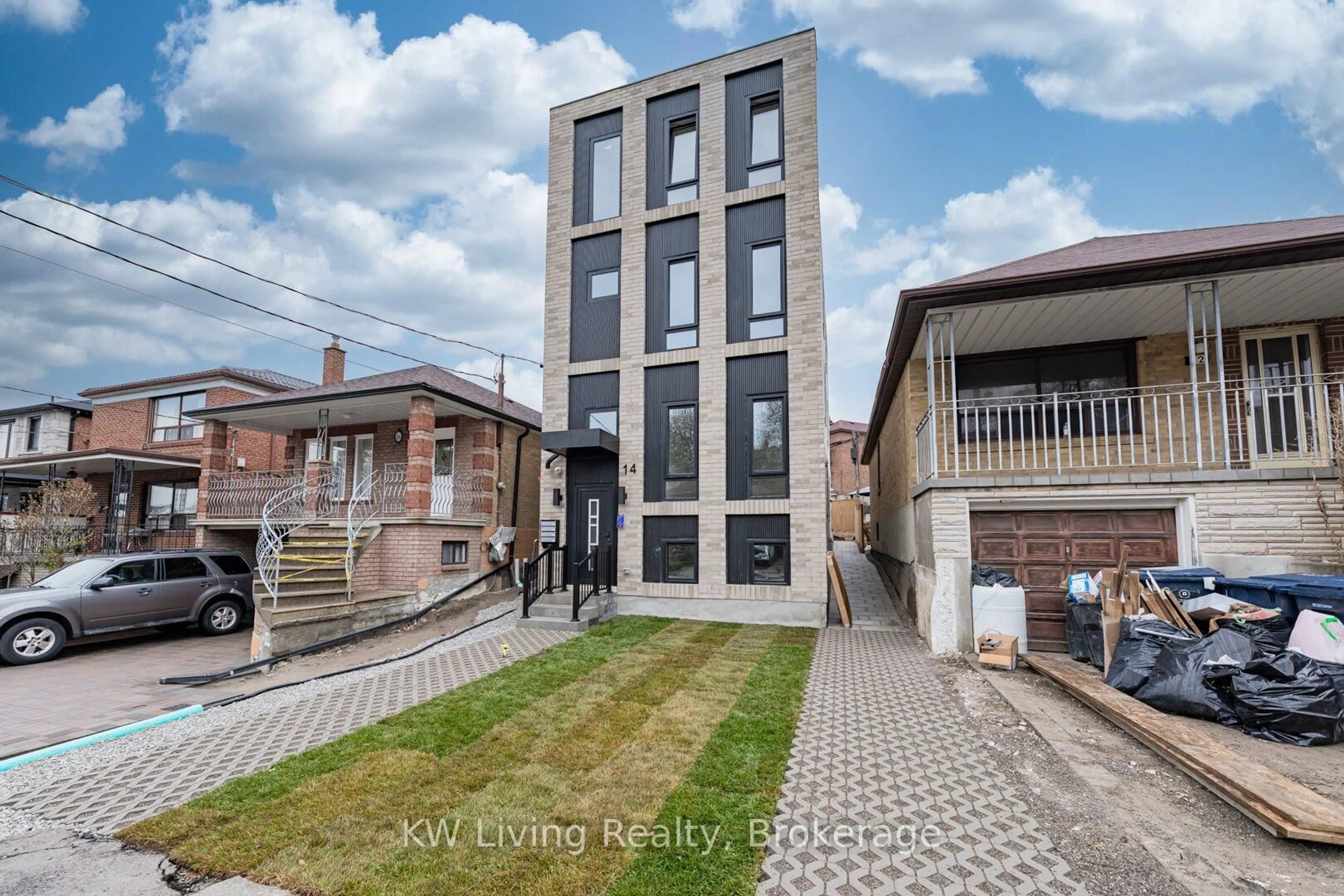 A pic from outside/outdoor area/front of a property/back of a property/a pic from drone, street for 14 Holmesdale Rd, Toronto Ontario M6E 1Y1