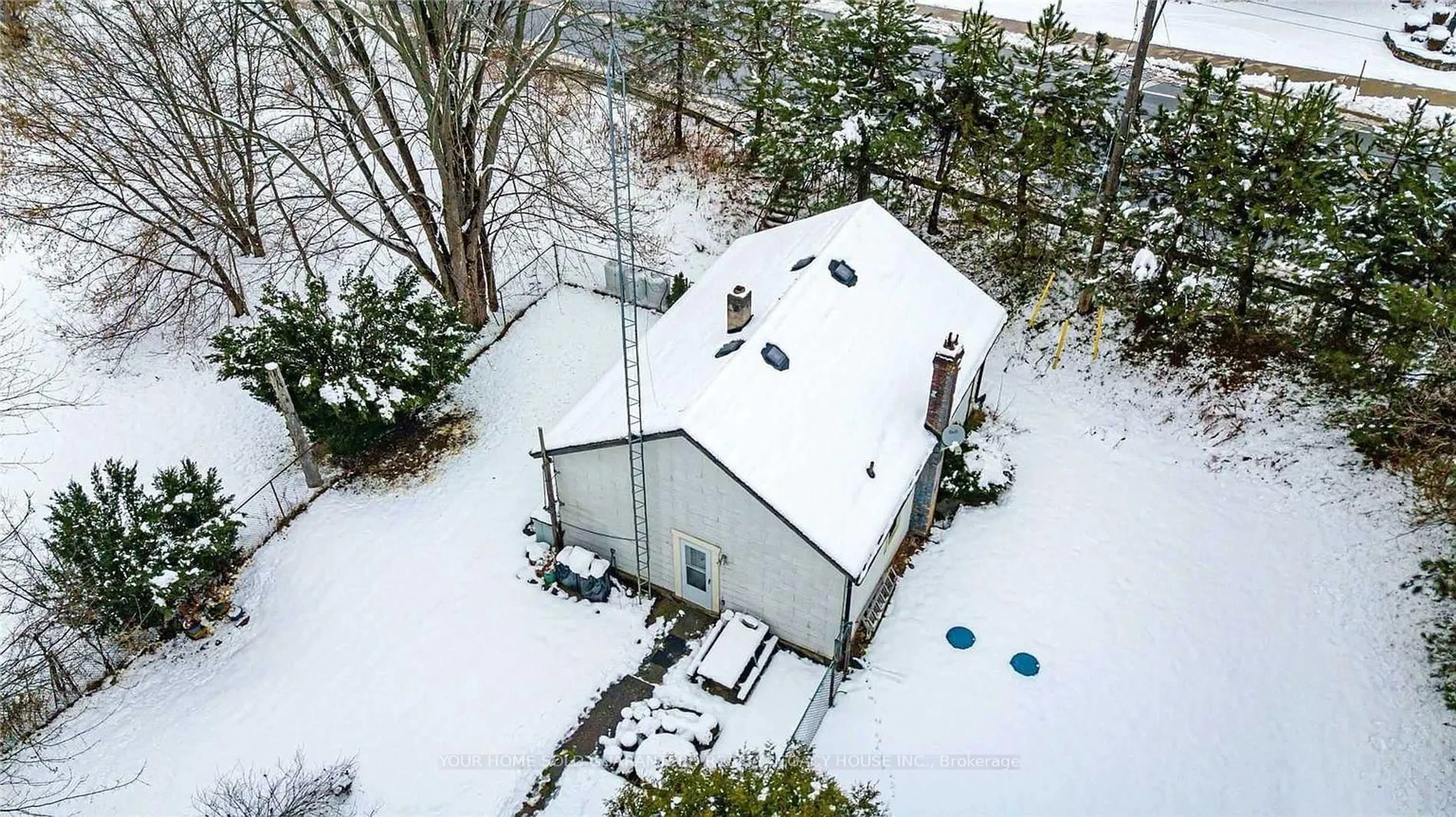 A pic from outside/outdoor area/front of a property/back of a property/a pic from drone, unknown for 44 Brawton Dr, Caledon Ontario L7E 0E1