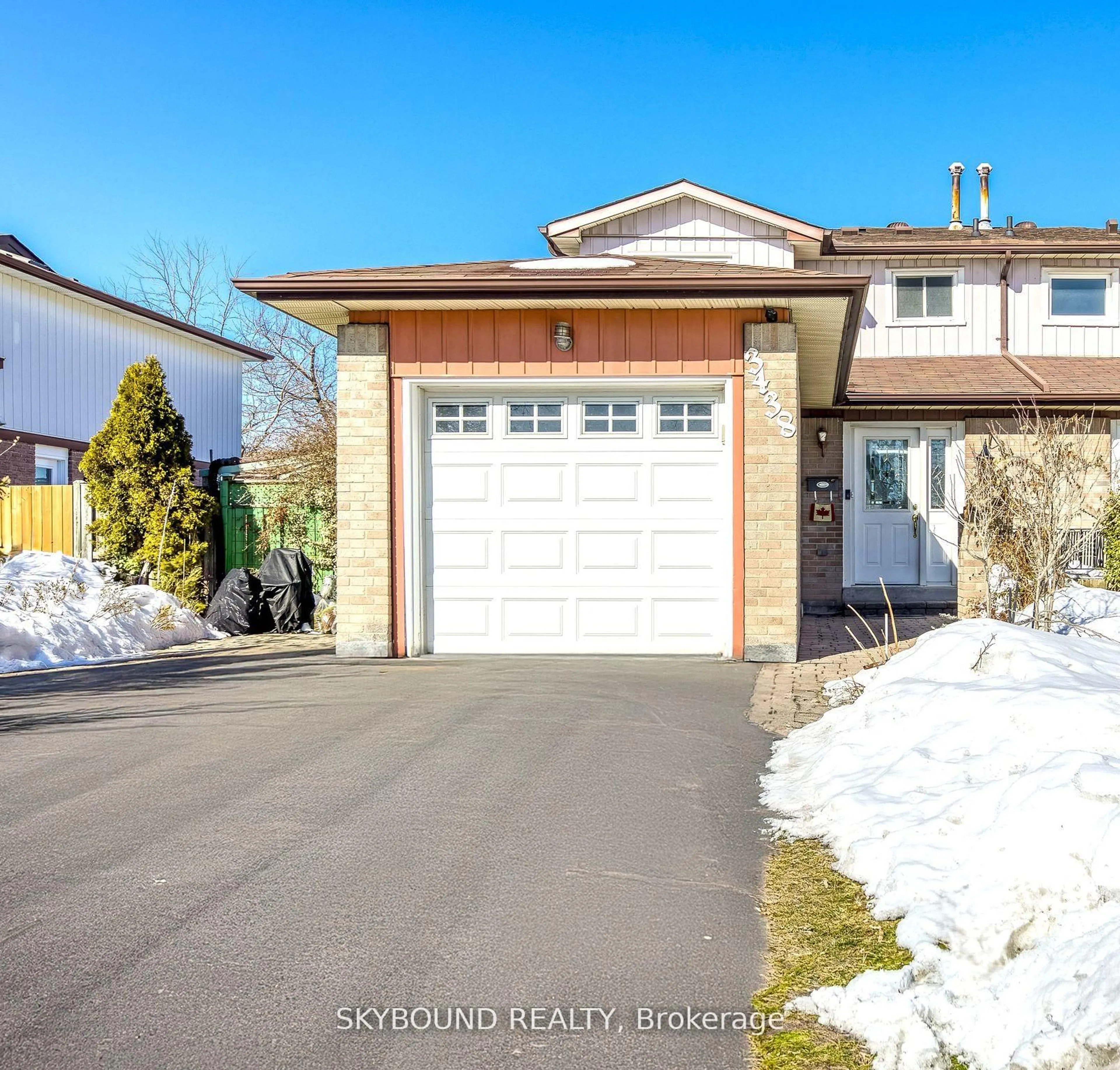 Home with vinyl exterior material, street for 3438 Martins Pine Cres, Mississauga Ontario L5L 1G4